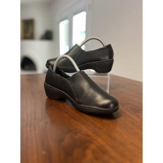 NEW Clarks Women’s Size 6 Grasp Clog Chime Work Shoes Non-slip Comfort Leather