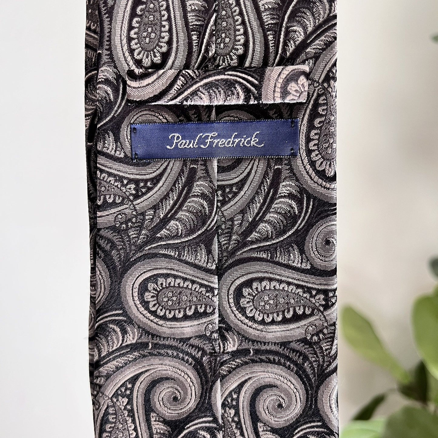 PAUL FREDRICK 100% Silk 61x4 Paisley Woven Designer Necktie Black Silver