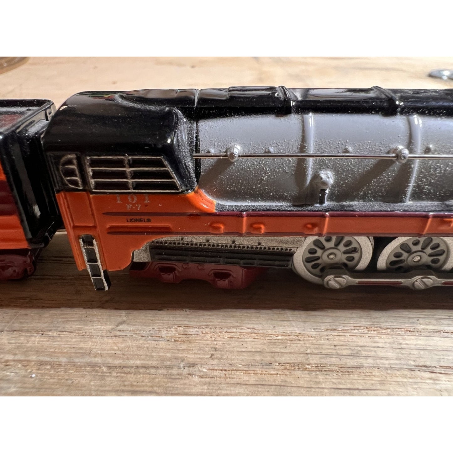 Vintage Hallmark Cards Keepsake 2004 Lionel Milwalkee Road Train Engine Diecast