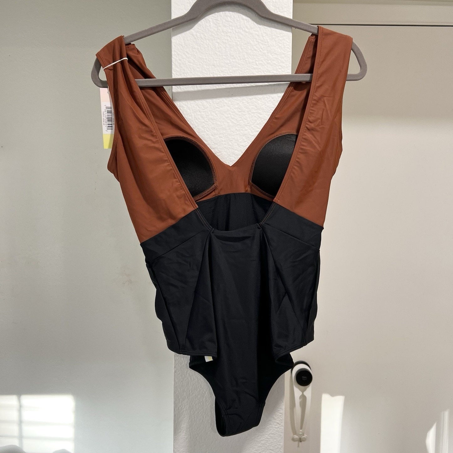 NWT Summersalt (8) Ruched Backflip One Piece Swimsuit Compression Cheeky V Neck