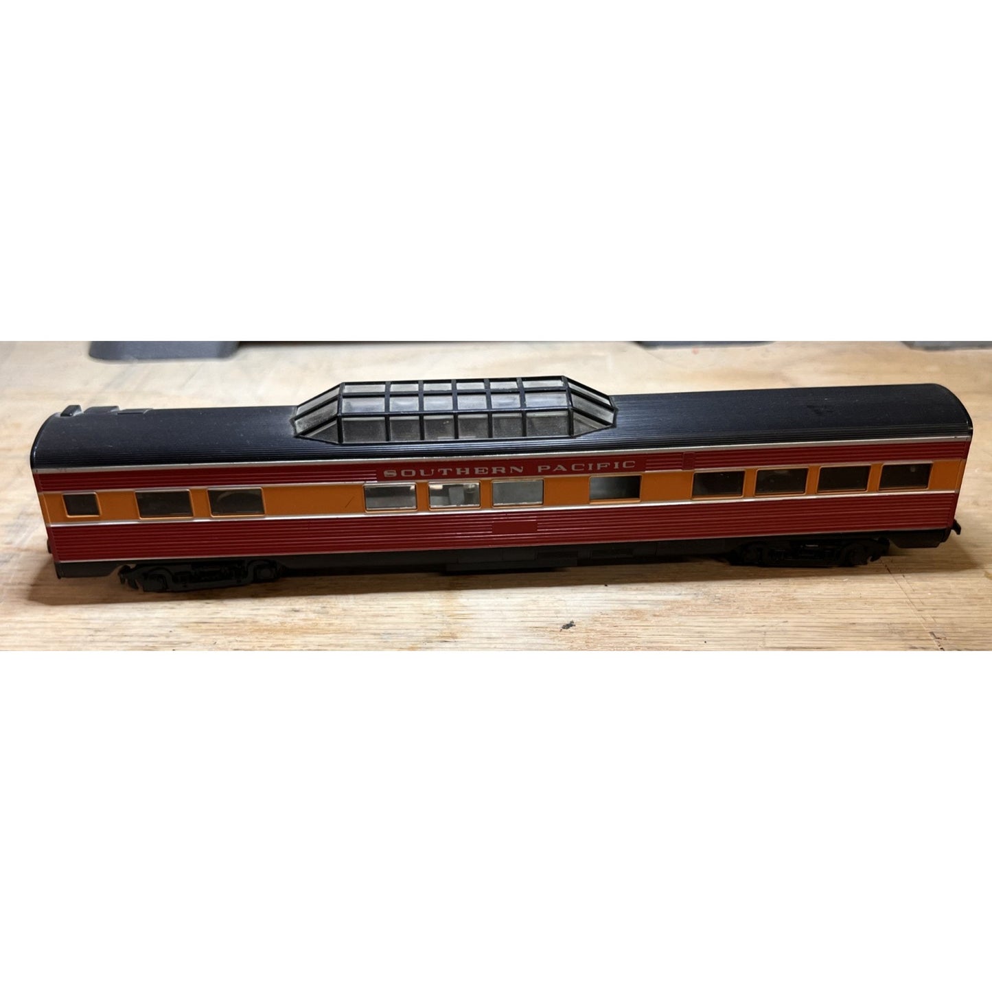 VTG Bachman Southern Pacific Daylight Passenger Model Train Car Model SP 3609