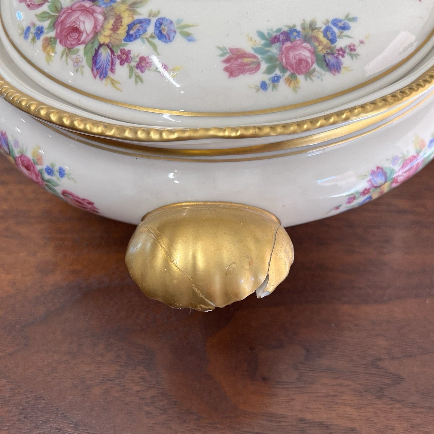 Castleton Rose Bone China Covered Vegetable Soup Serving Bowl Lid Romantic *READ