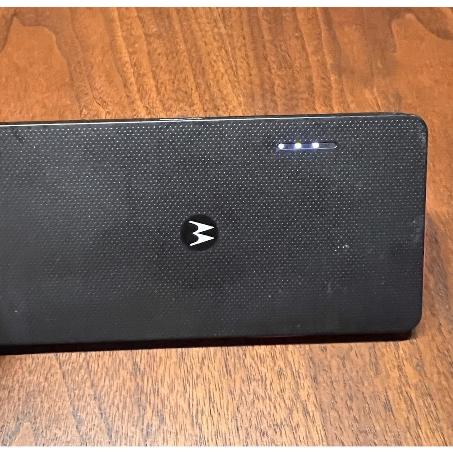 Motorola Power Pack Slim 4000 mAh Portable Battery Charger P4000 Black Red