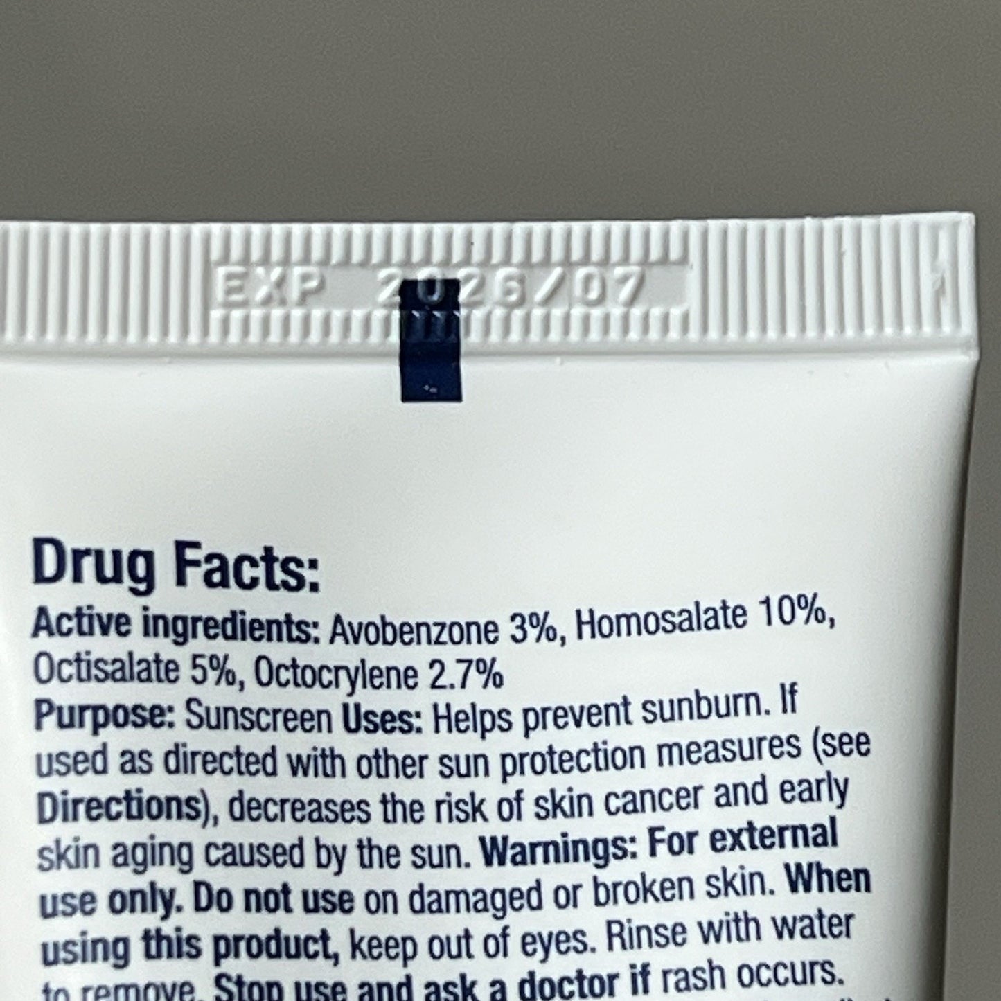 Cerave Ultra Light Moisturizing Lotion 1.75 Oz SPF 30 Hyaluronic Acid Matte