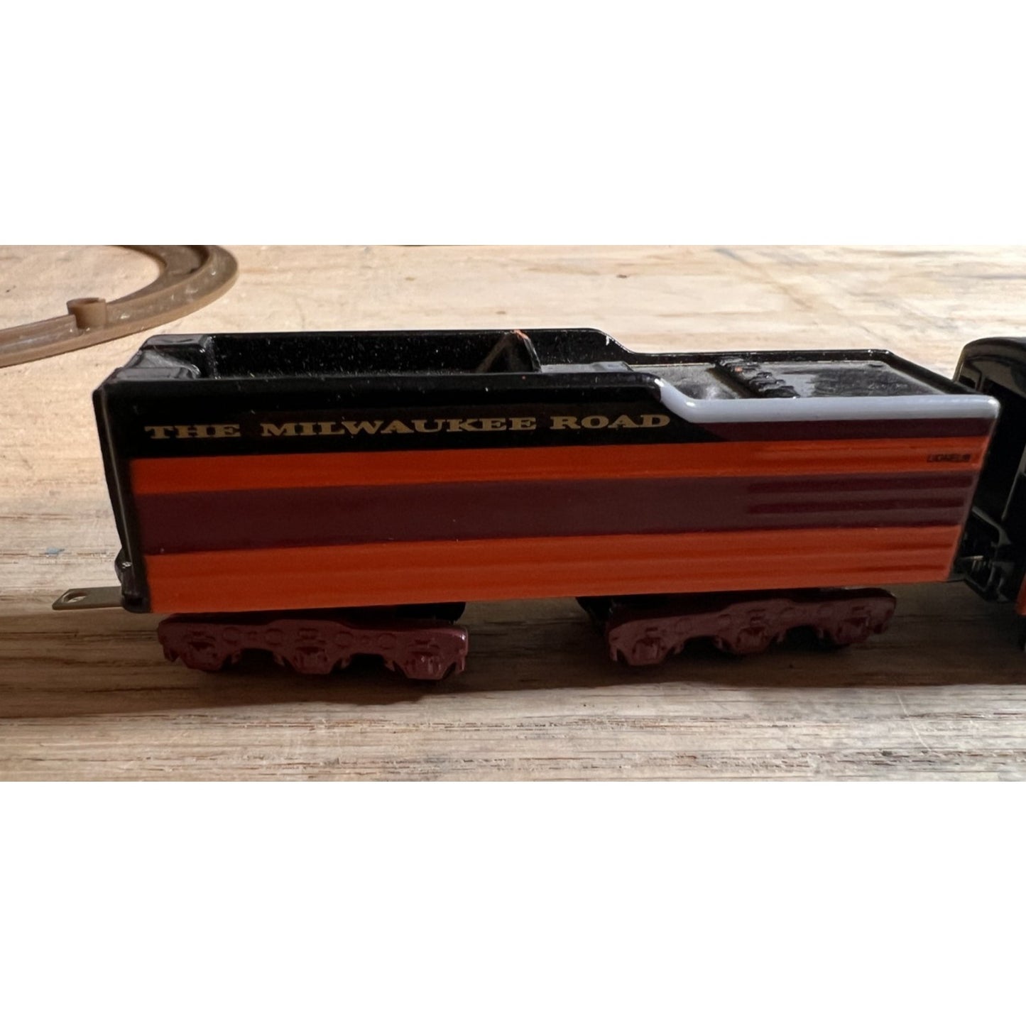 Vintage Hallmark Cards Keepsake 2004 Lionel Milwalkee Road Train Engine Diecast
