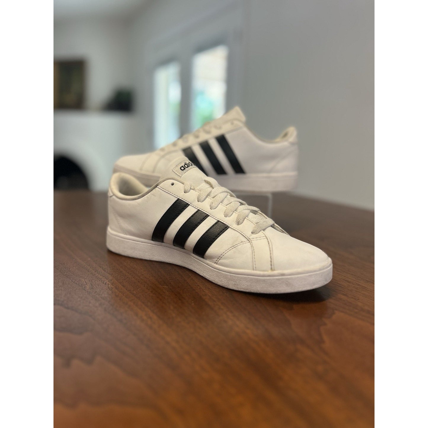 Adidas Neo Baseline sneakers classic white and black color scheme Men’s Sz 10