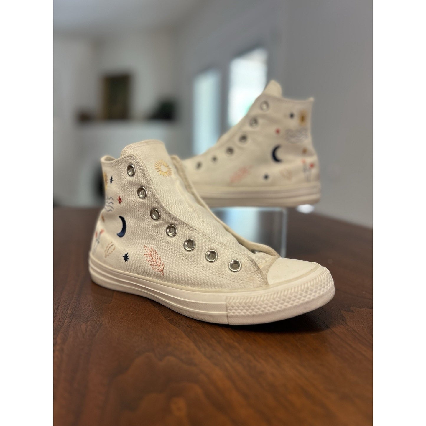 Chuck Taylor All Star Hi-top “It's Okay To Wander" Sneakers Mens Size 7.5
