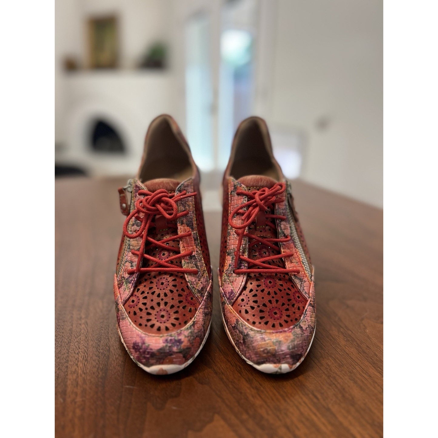 L’Artiste Spring Step Jazzie Lace Up Sneakers Boho Red Floral Women’s 8.5