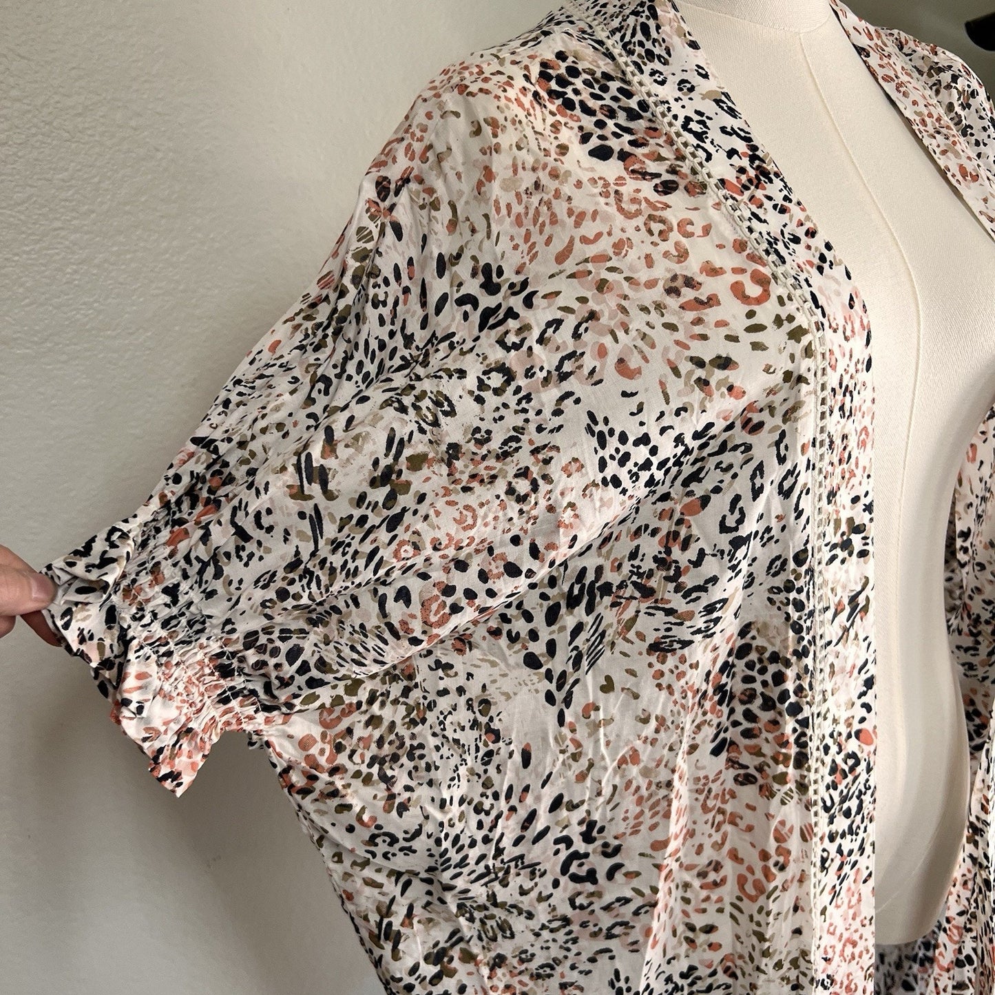 NWOT Ariat Sweet Spring Kimono Wrap XS/S Animal Print Women’s $60 Sold Out
