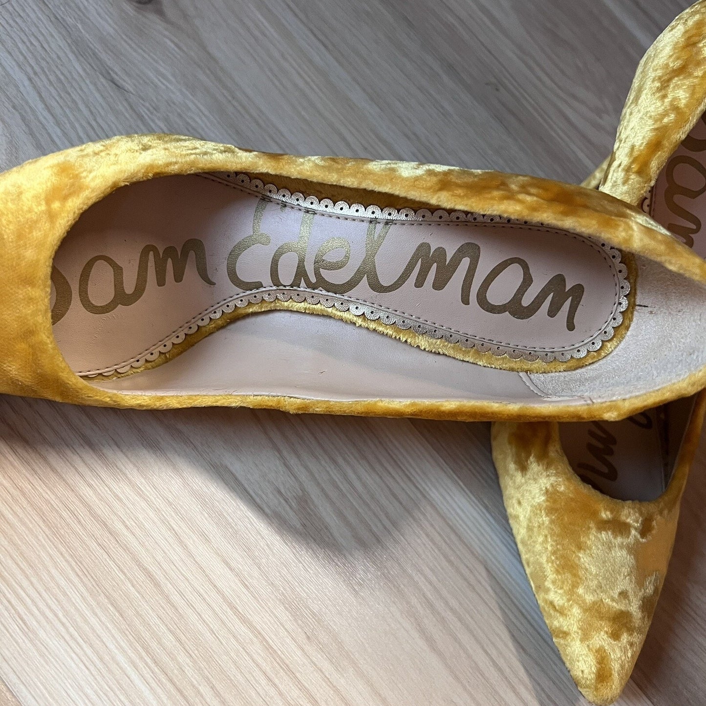 Sam Edelman “Hazel” Velvet 6M Pointed Toe High Heels Yellow/Gold Pump Stiletto