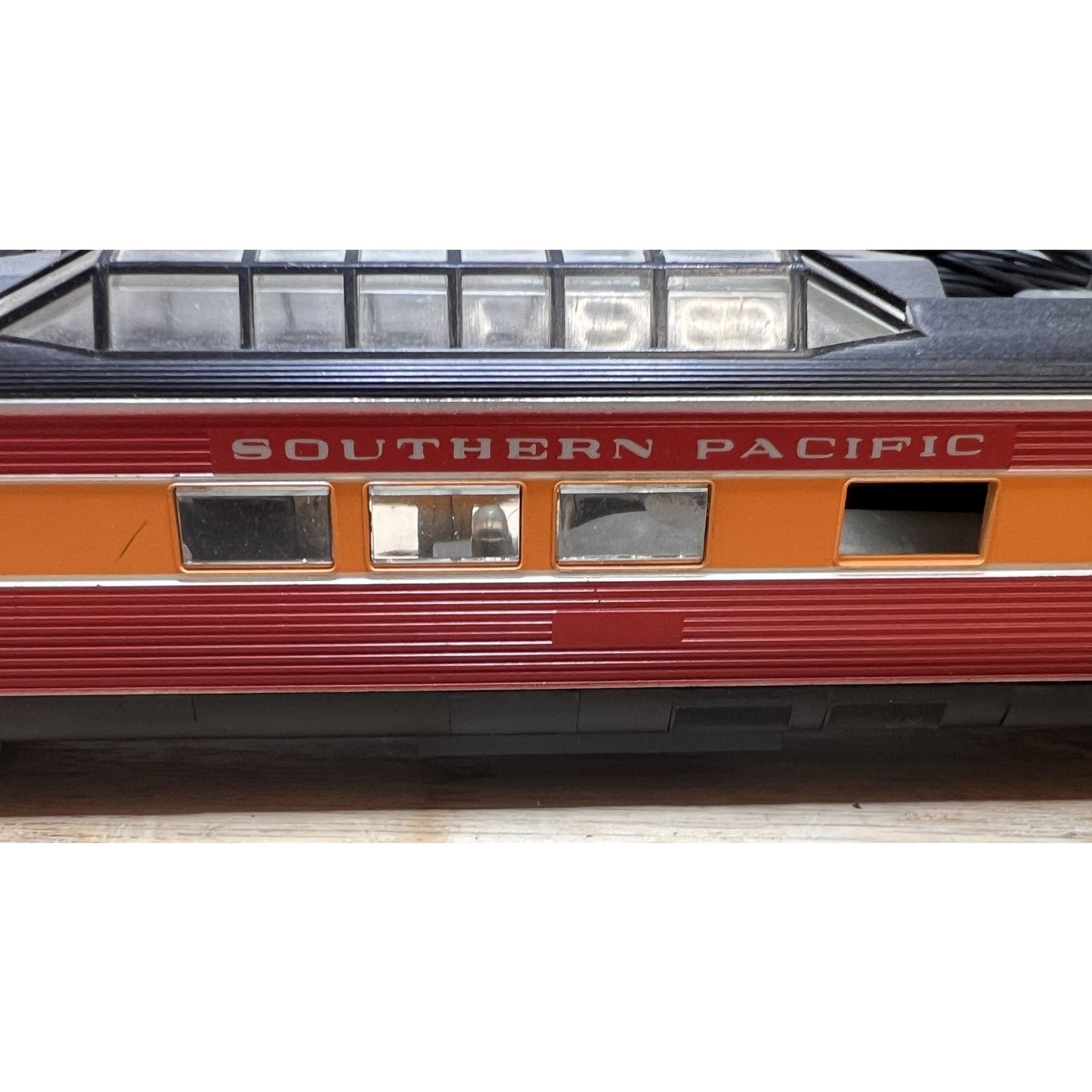 VTG Bachman Southern Pacific Daylight Passenger Model Train Car Model SP 3609