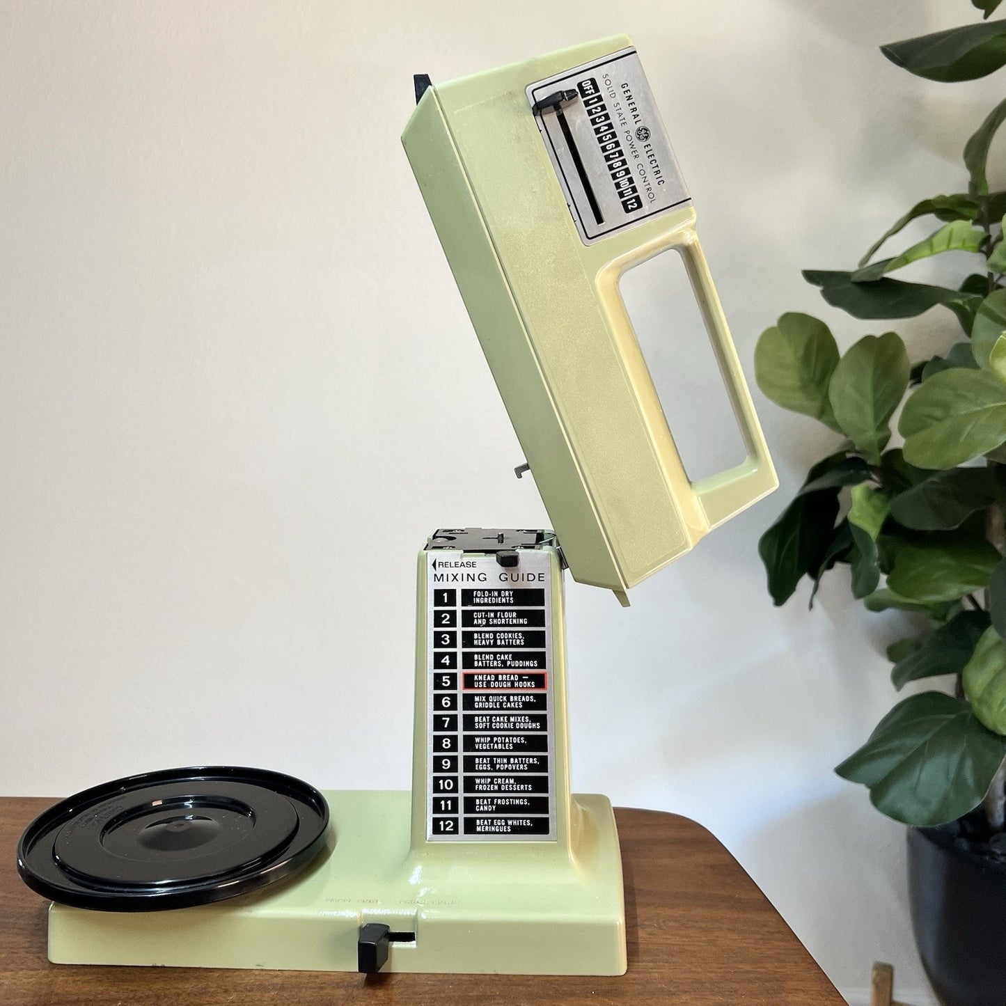 Vintage ‘60s General Electric Power Master Stand Mixer Green 12 Speed Cover