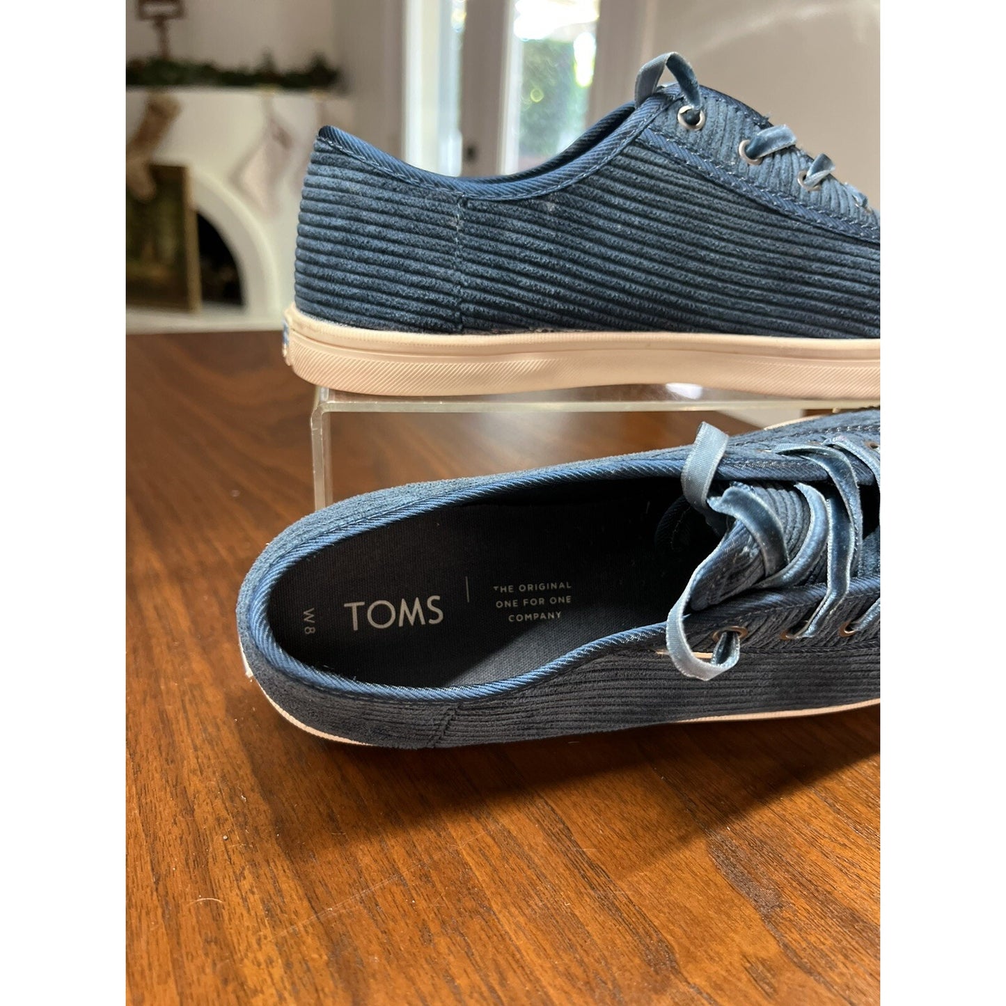 TOMS Women’s Blue Corduroy Lace Up Shoes Size 8