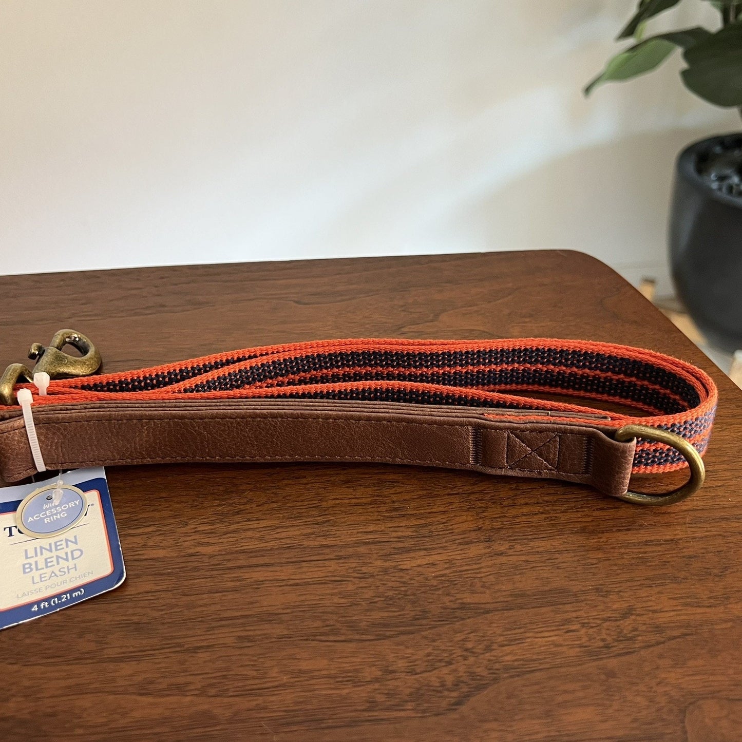 NWT Top Paw 4’ Short Faux Leather and Blue Orange Stripe Unisex Puppy Dog Leash