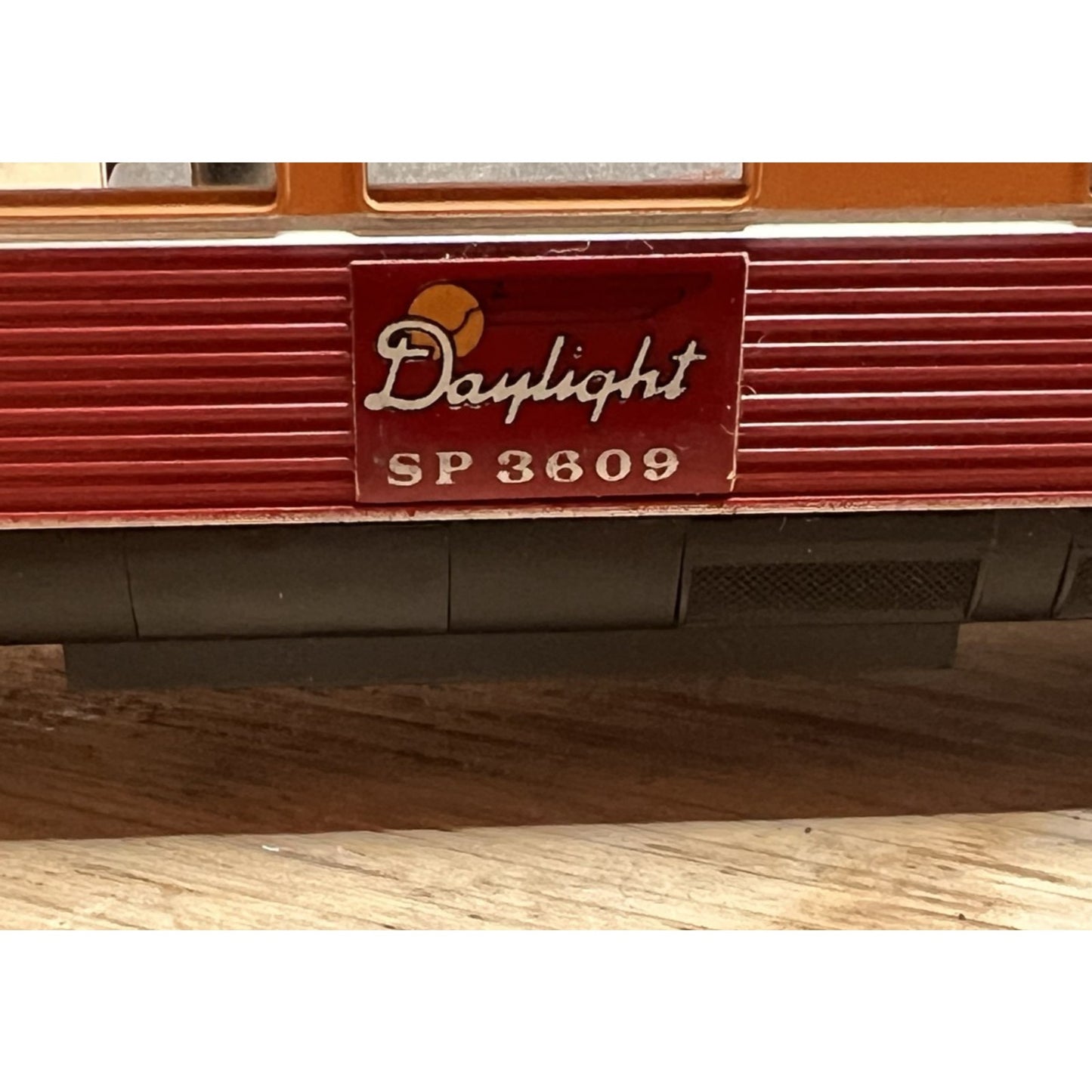 VTG Bachman Southern Pacific Daylight Passenger Model Train Car Model SP 3609