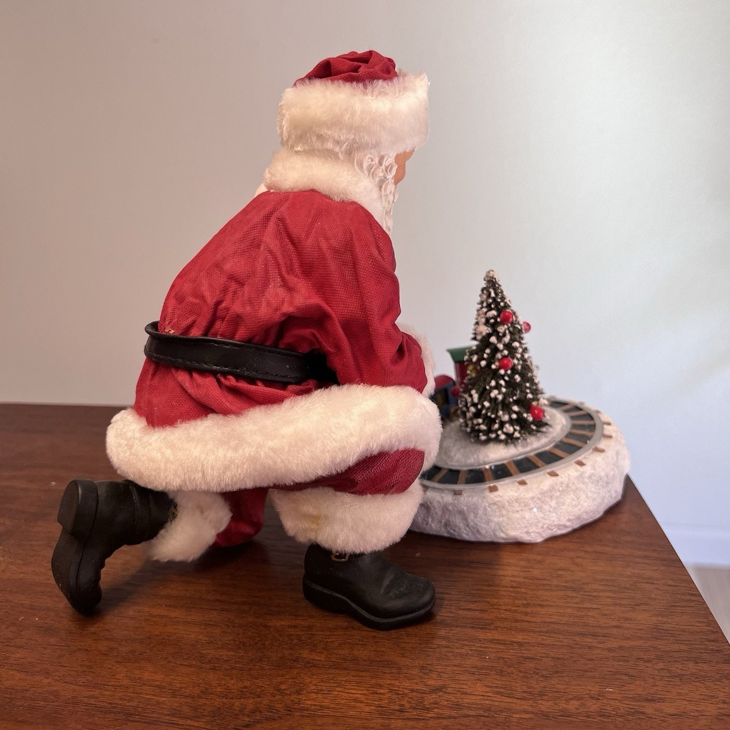 Dept 56 Clothtique Possible Dreams North Pole Express Santa Christmas Box 800210
