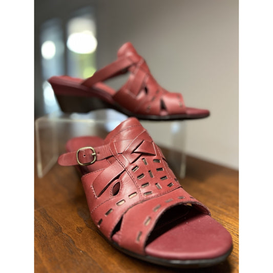 Clarks Bendables Bermuda Women’s Red Leather Wedge Sandal Size 8M