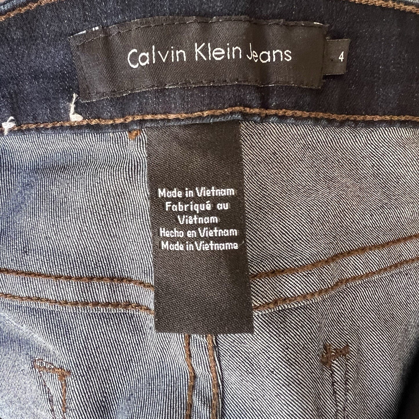 NWOT Calvin Klein Straight Leg Jean Size 4, 32 Long/Tall Power Stretch Dark Wash