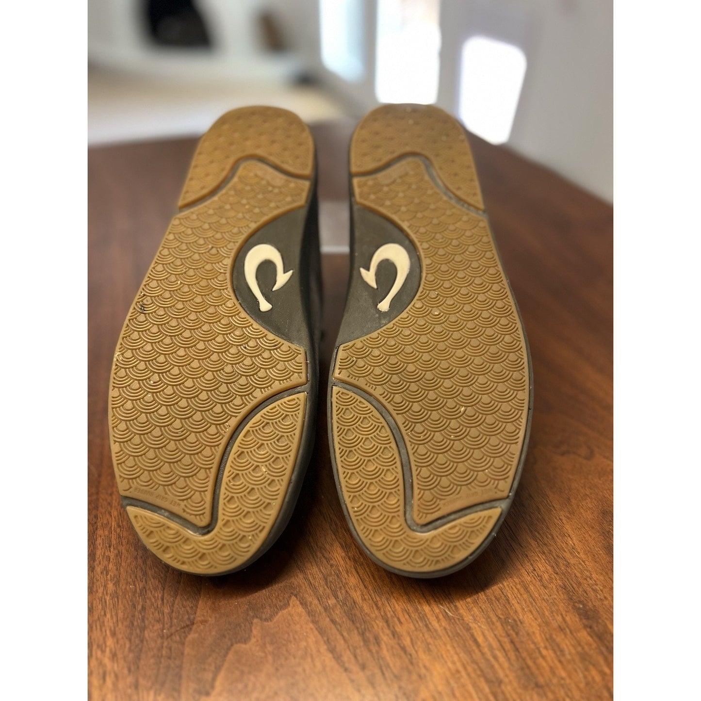 OluKai Lae'ahi Lī 'Ili Casual Sneakers Grey Suede Collapsible Heel Size 10