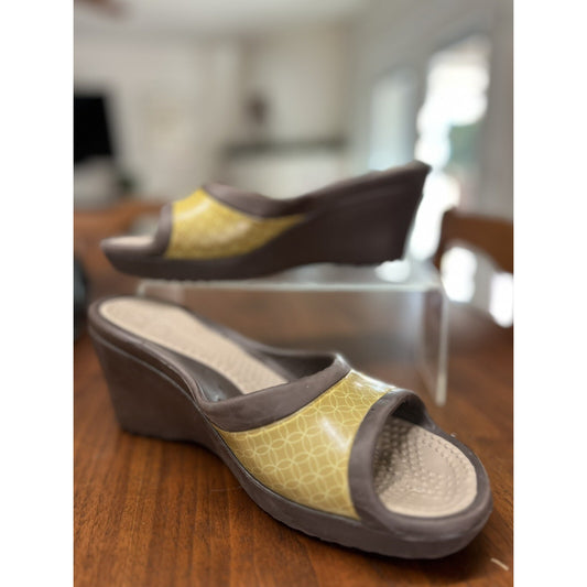 CROCS Sately Wedge Heel Sandals Slip On Shoes Size 8