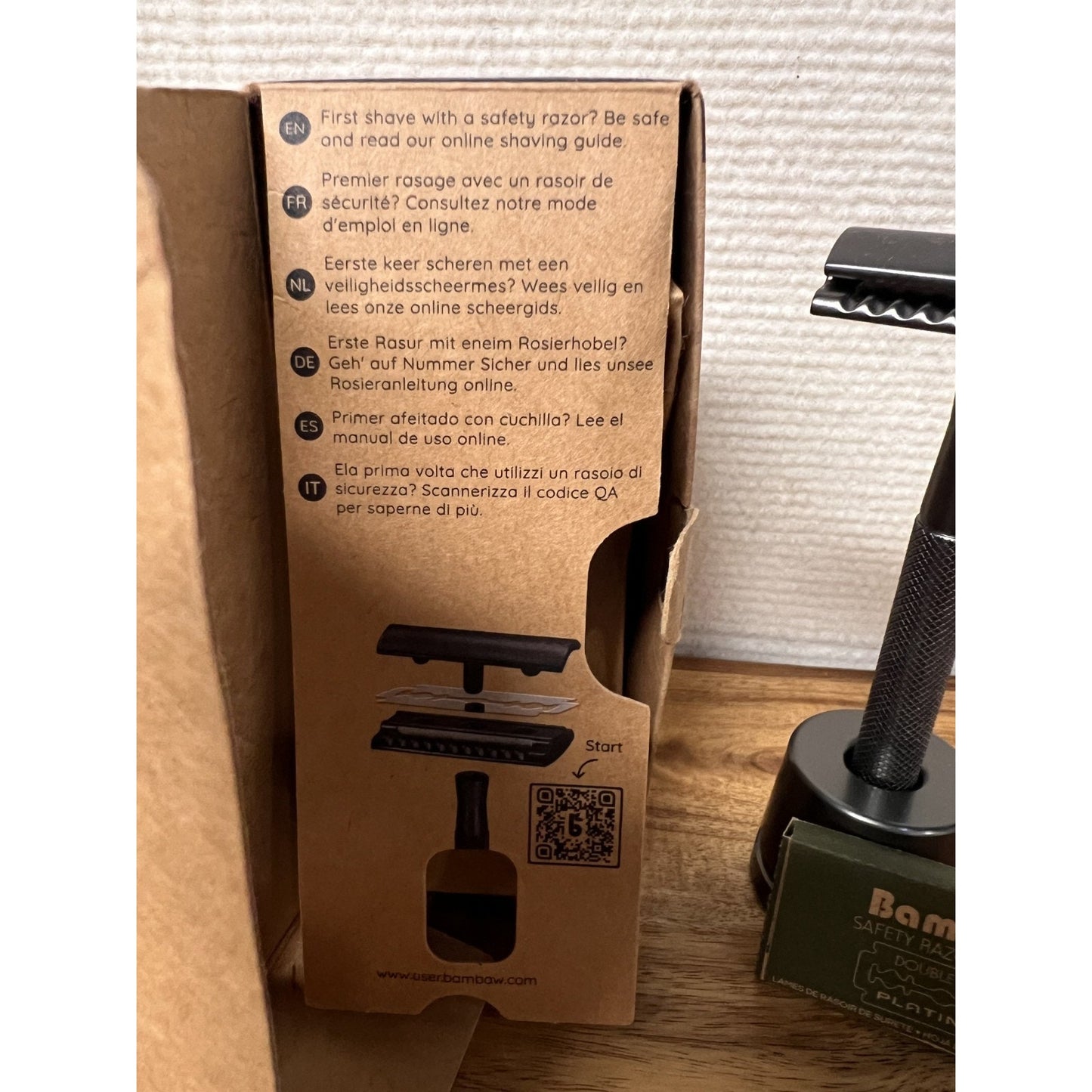 NIB Bambaw Black Metal Safety Razor with Stand