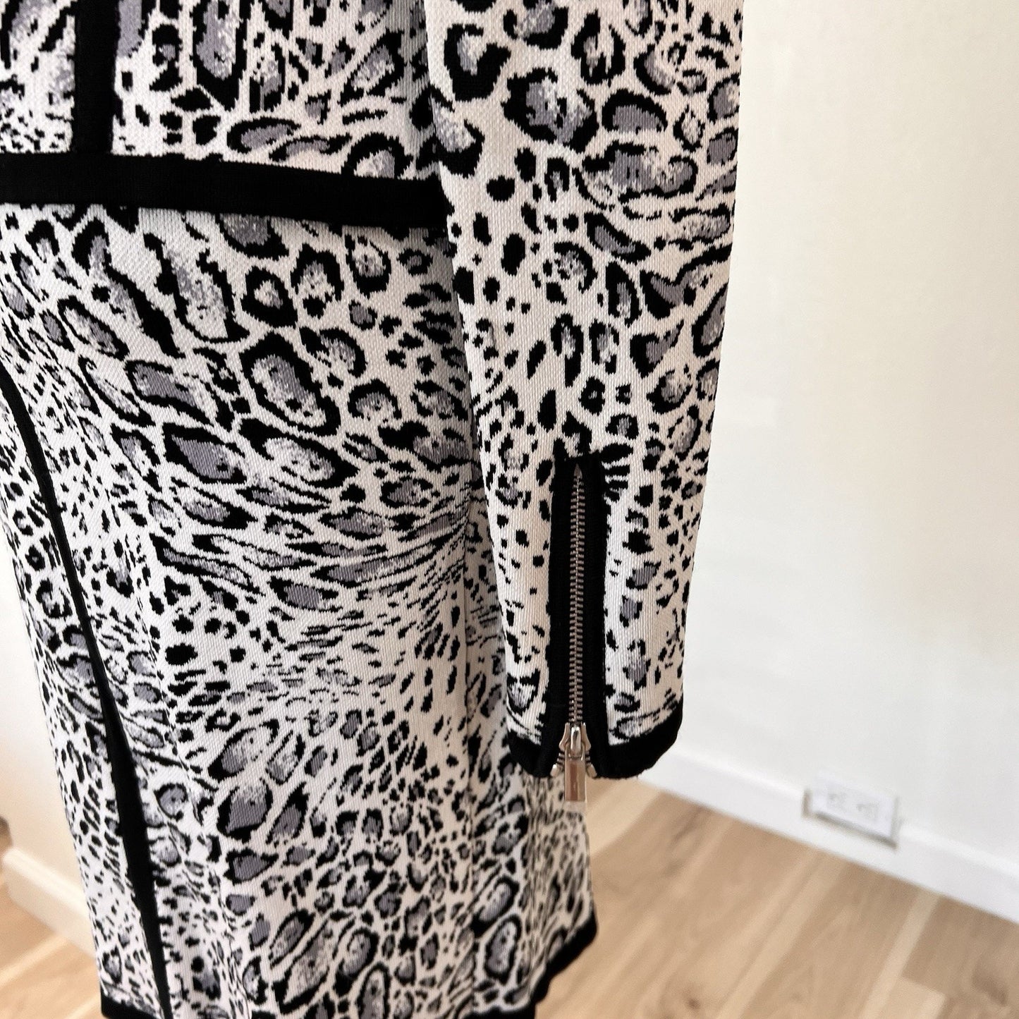 NWOT Y2K Caché Two Piece Skirt Set Leopard Print Moto Zip Glam Mob Wife Chic