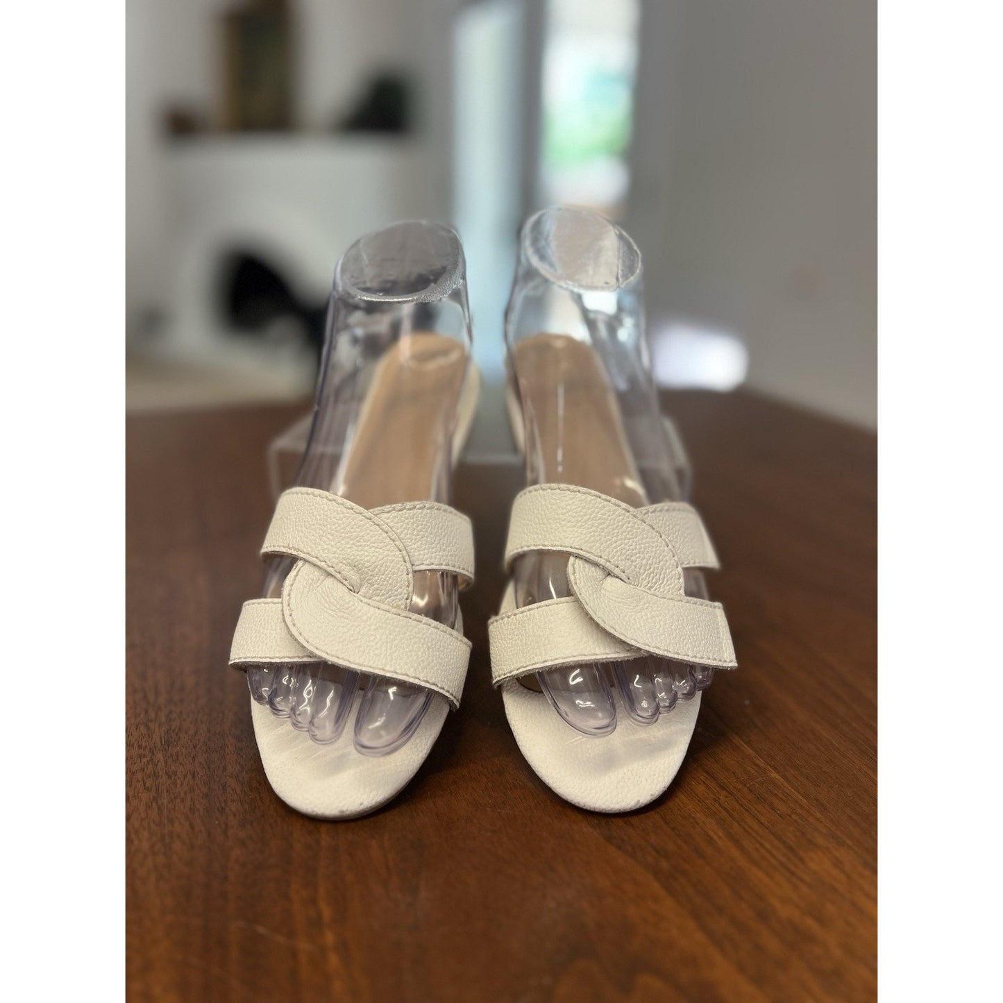 KAANAS Stradivarius Women’s White Leather Slip-on Sandals Women’s Size 7