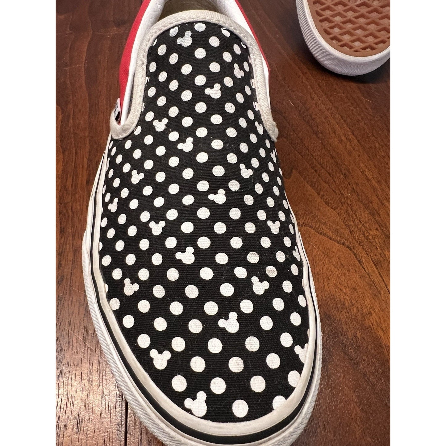 Vans Disney Minnie Mouse Slip-on Sneakers Black Polkadot Upper Women’s Size 10