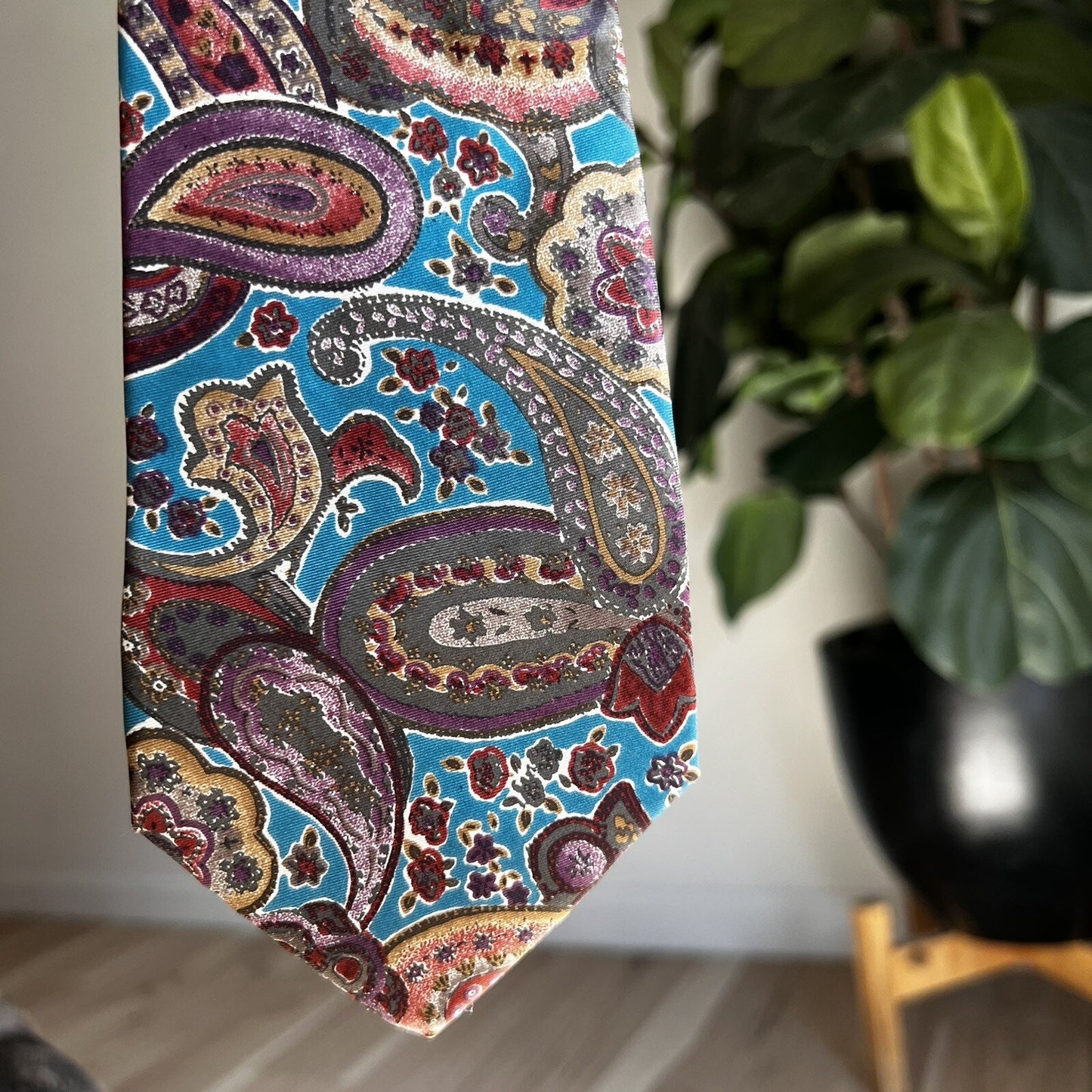 Paisley Men's 100% Italian Silk Tie Jewel Tone