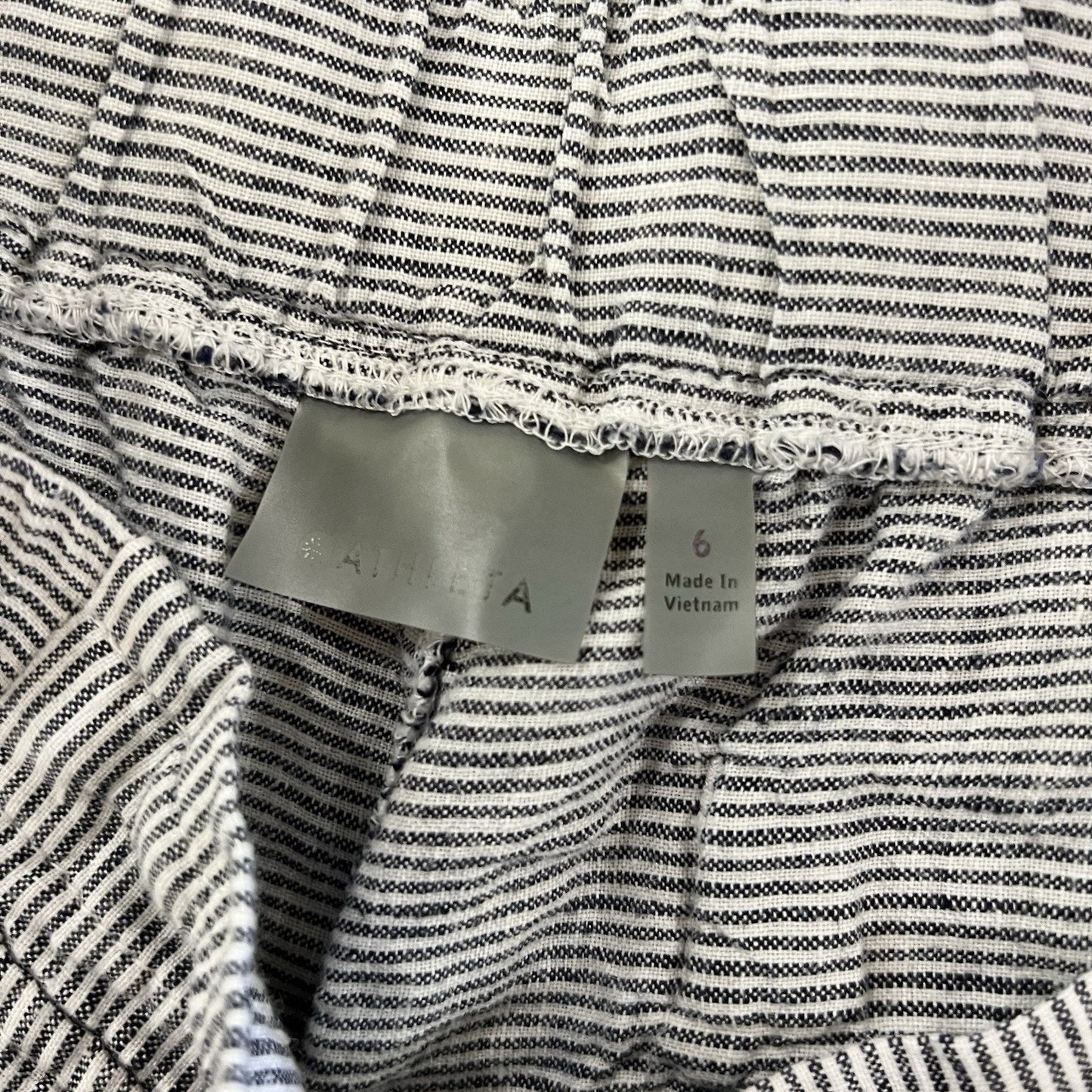 Athleta 100% Linen (6) Mid Rise Striped 30” Shorts Coastal Preppy 4” Inseam