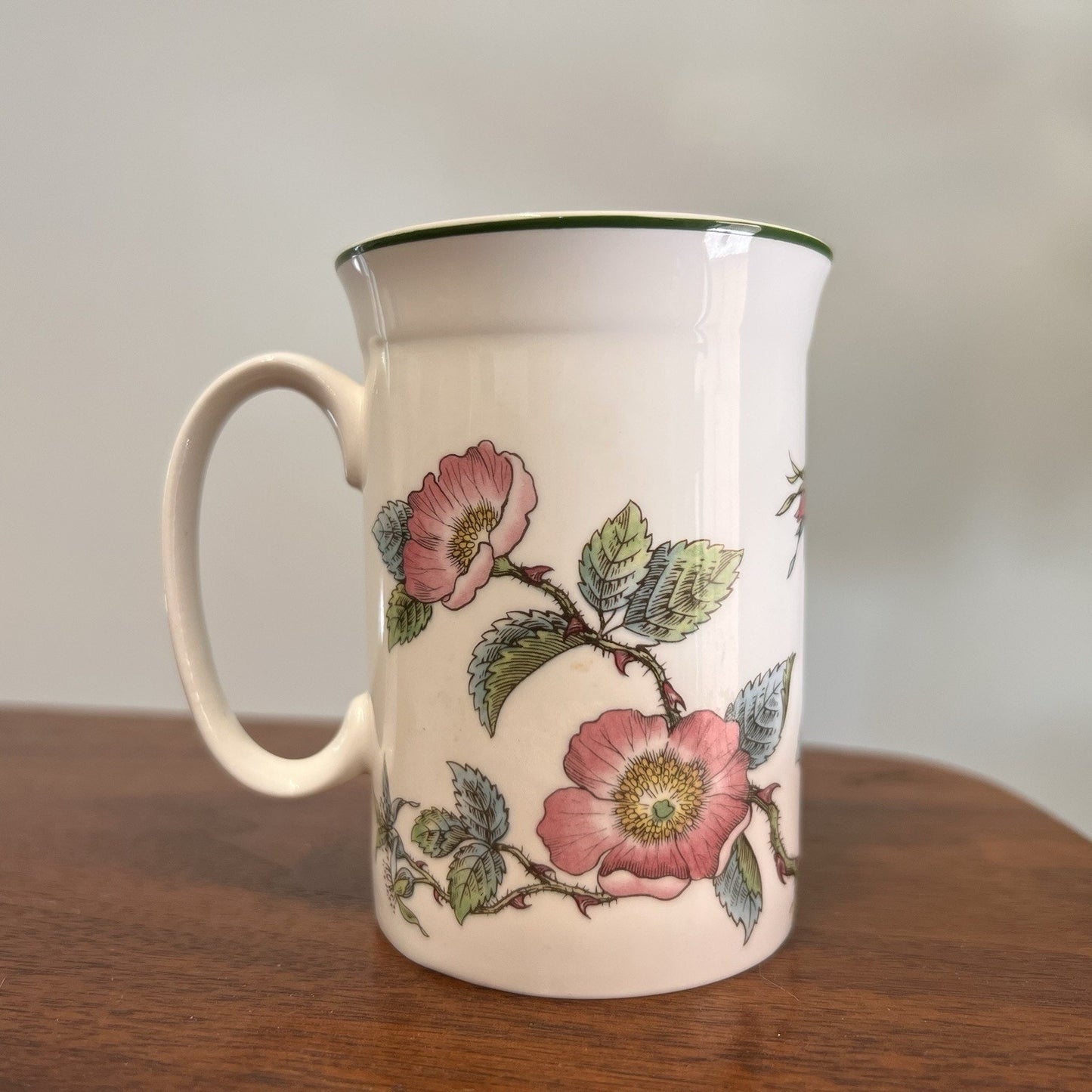 Roy Kirkham Bone China BOTANICAL FLOWERS Rosa Canina Mug Tea Cup Romantic