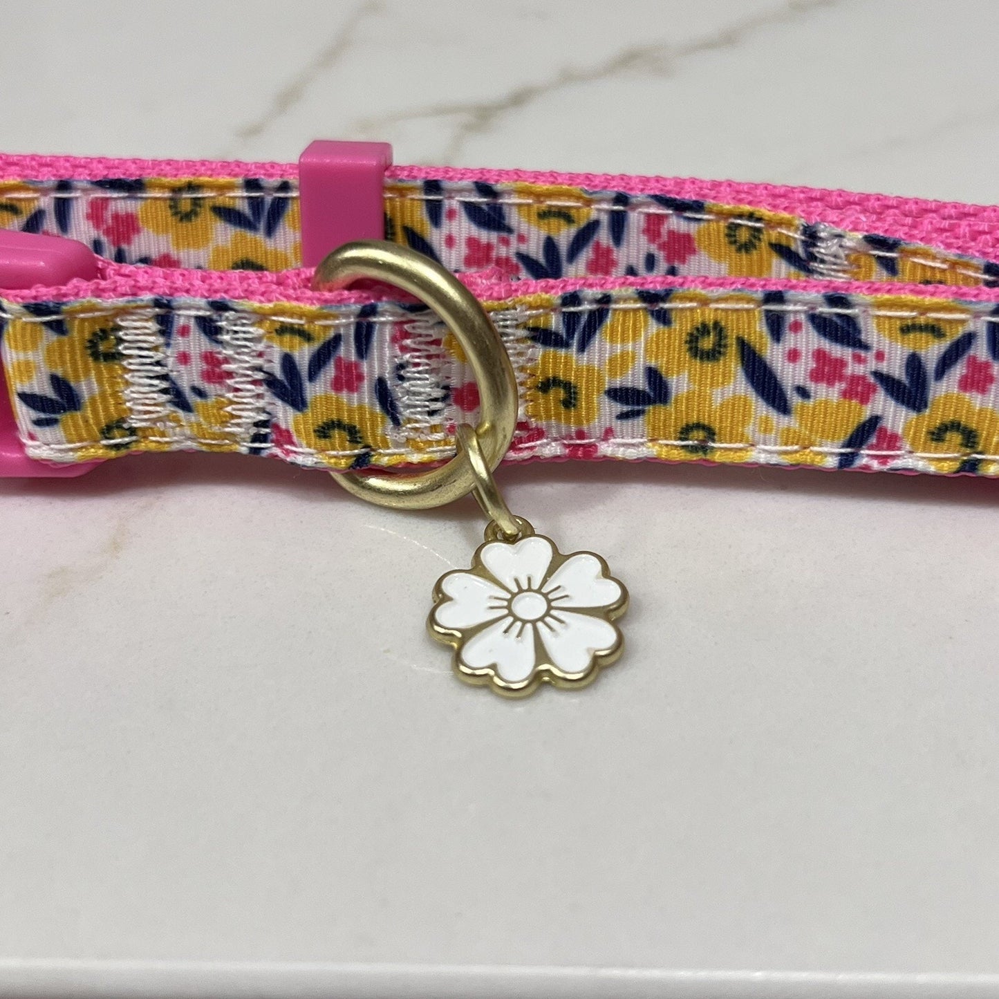 NWT (S) 9.5-14” Puppy Dog Floral Collar Daisy Charm Adjustable Cute Pink Girly