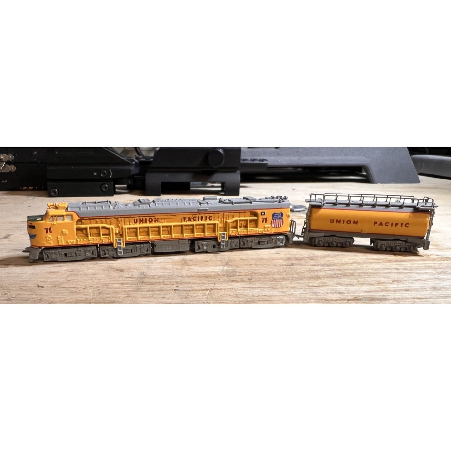 VTG 2006 Hallmark Keepsake Lionel Union Pacific Veranda Locomotive & Tender Car