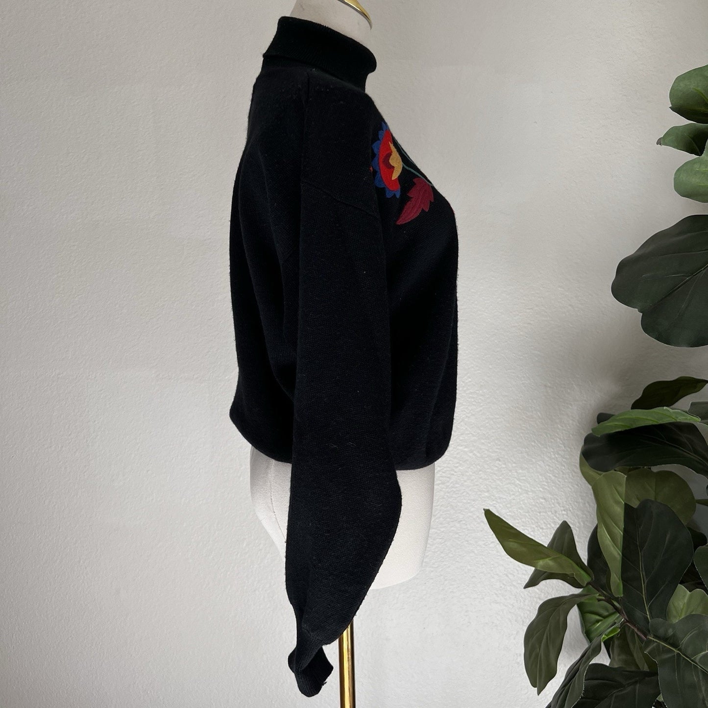 Vintage Obermeyer Sweater (S) Lillian Wool Blend Embroidered Nordic Flower Black