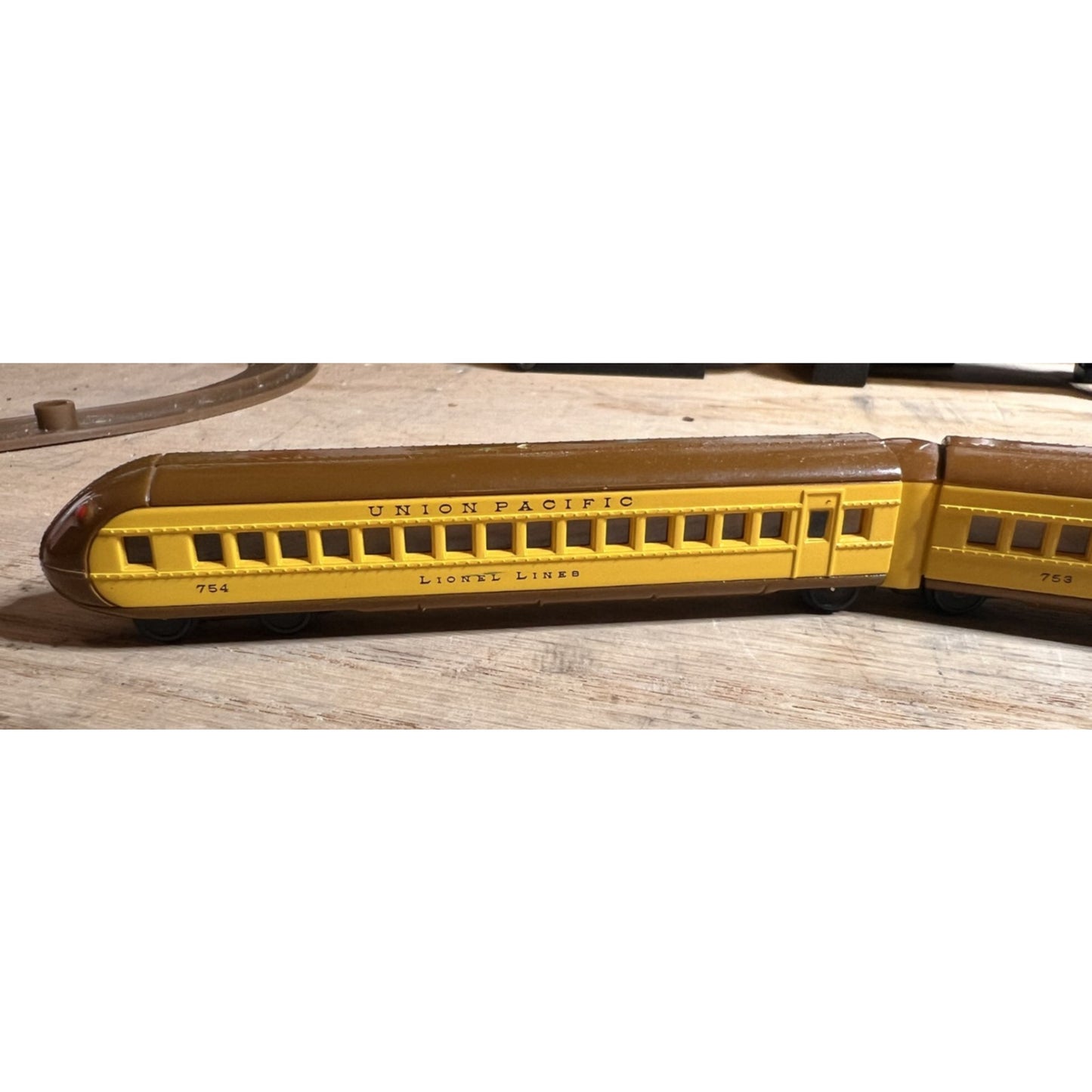 UNION PACIFIC - LOCOMOTIVE, COACH & BUFFET CARS - LIONEL Hallmark Ornaments NEW