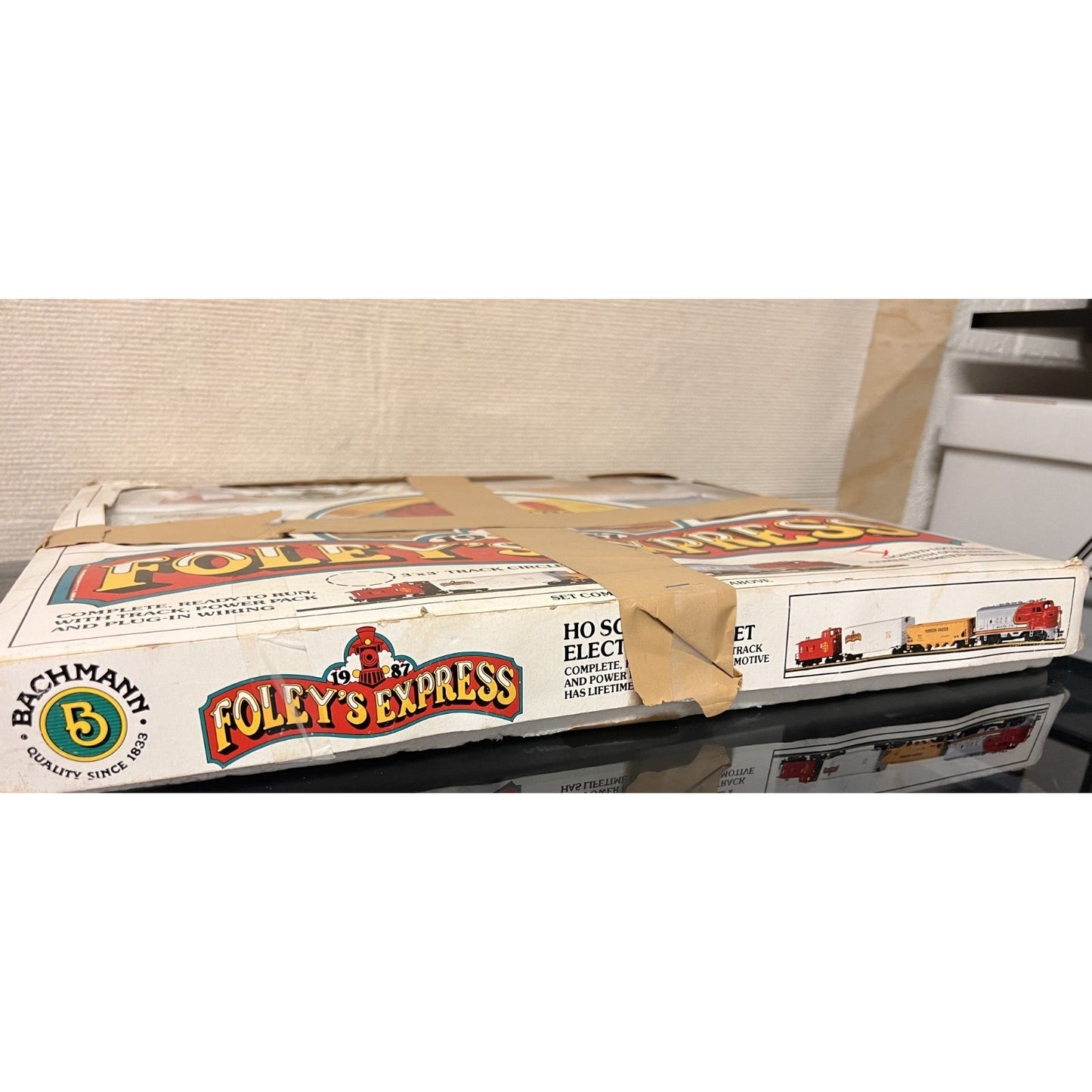 Vintage Bachmann Foley’s Express Lighted Diesel Locomotive HO Train & Track Set