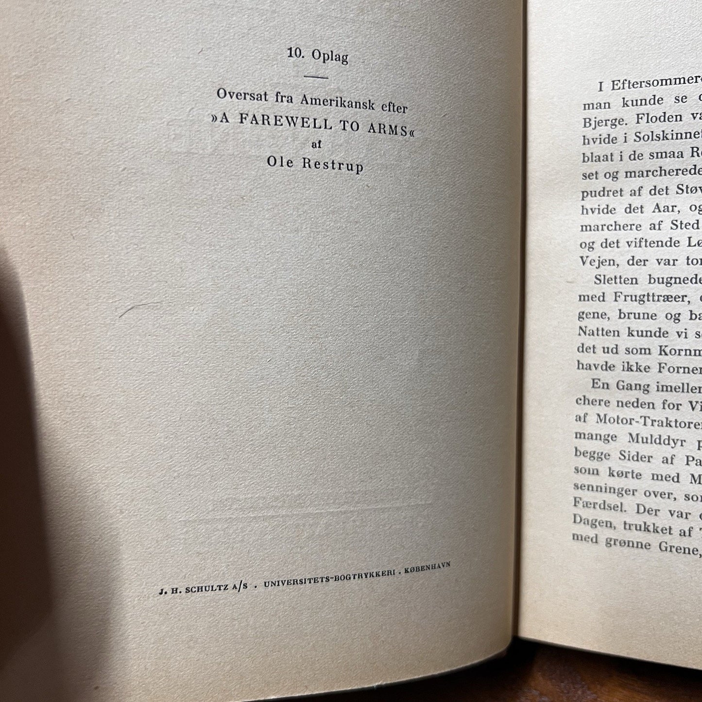 Vintage 1947 Danish “A Farewell To Arms” Ernest Hemingway Farvel til Vaabnene
