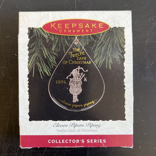 ELEVEN PIPERS PIPING Hallmark Keepsake Twelve Days Of Christmas Ornament 1994