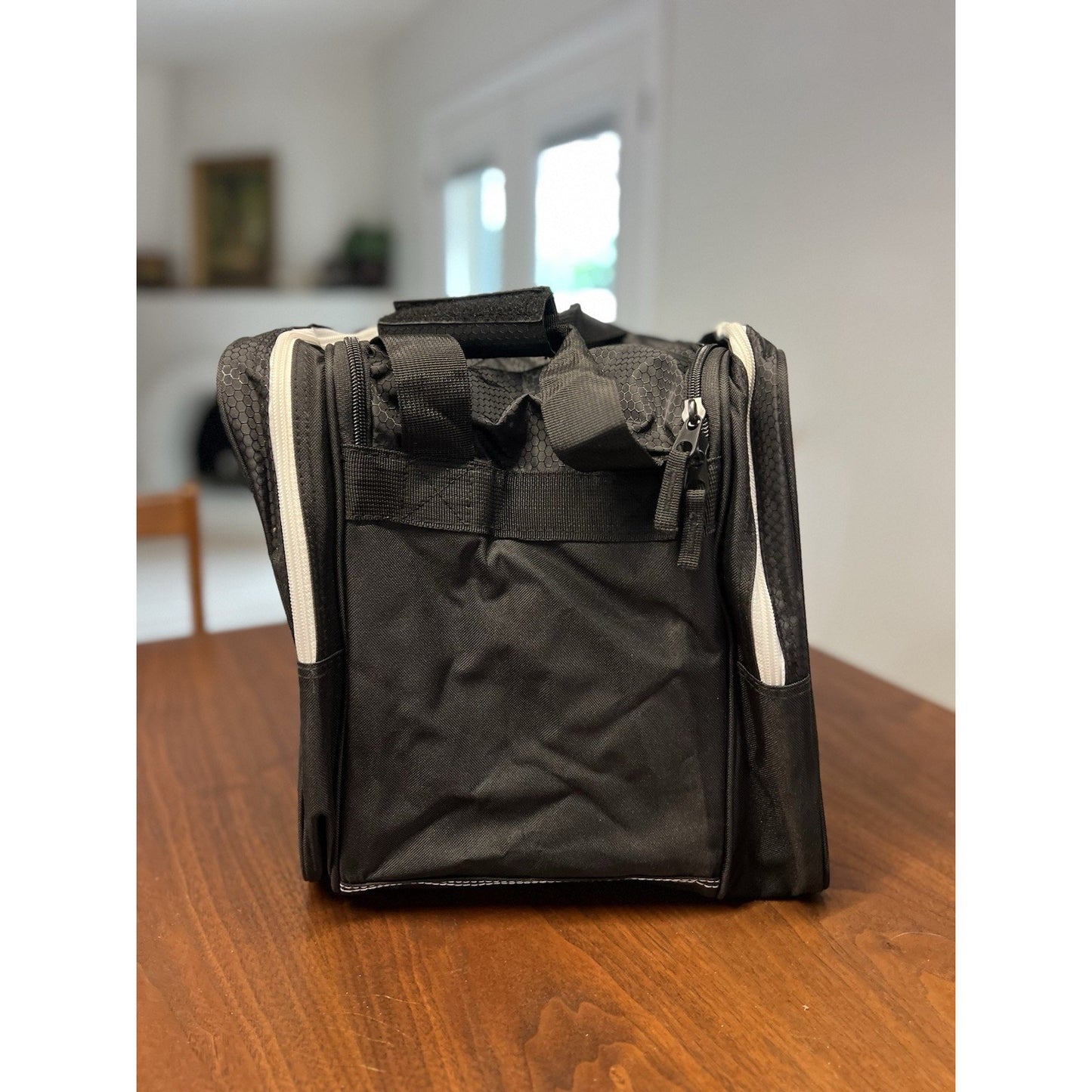 NWOT 1 Ball Bowling Bag for Men, Black White Bowling Tote with Padded Holder