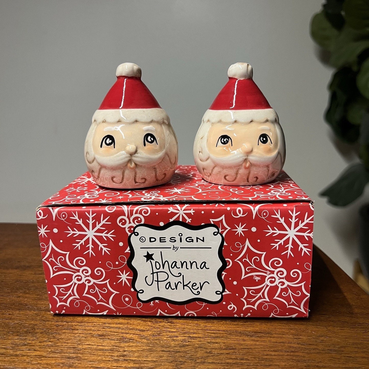 Johanna Parker Retro Santa Claus Salt Pepper Shaker Set NIB Christmas Holiday