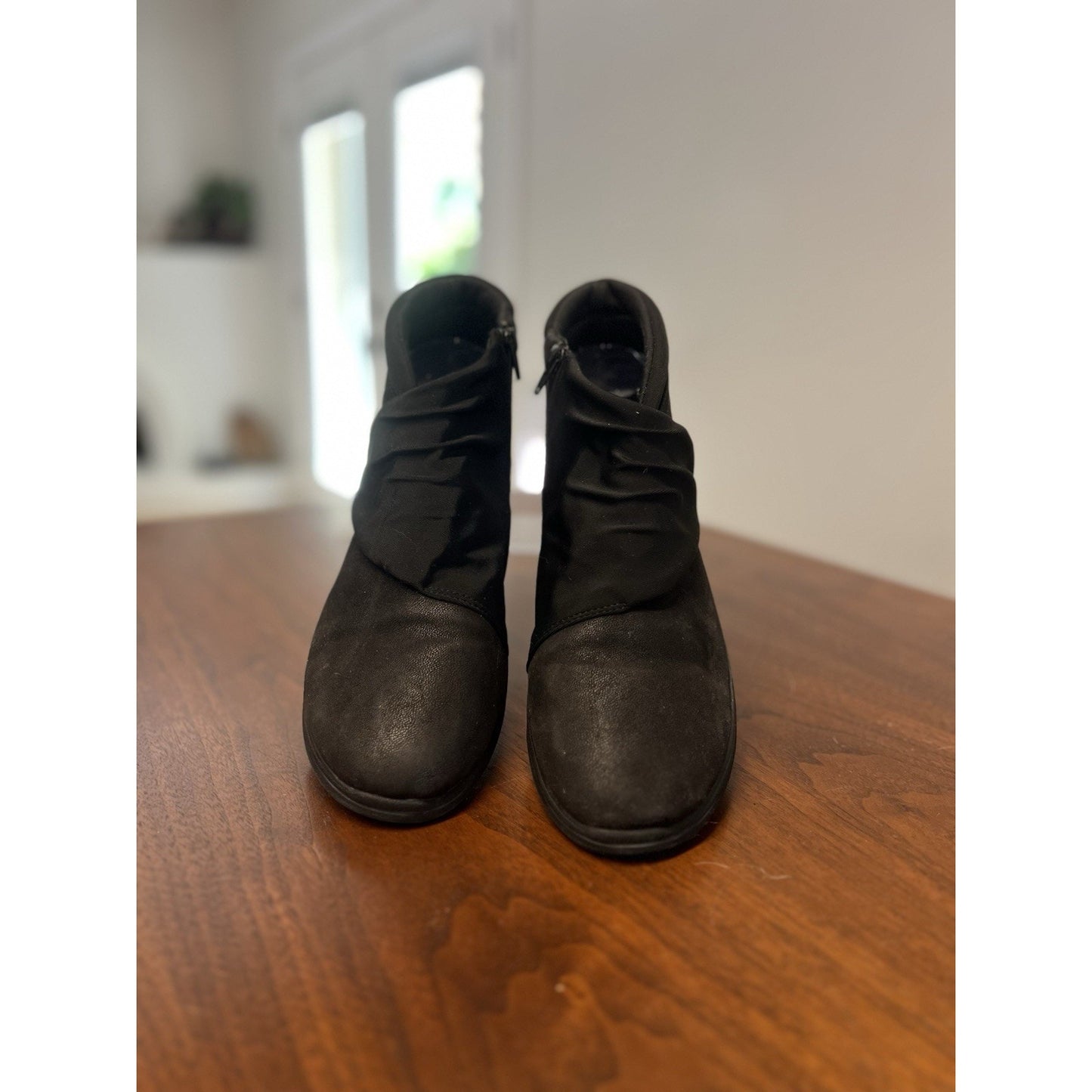 Clarks Cloudsteppers Breeze Dusk Black Ruched Ankle Booties Women's Size 11