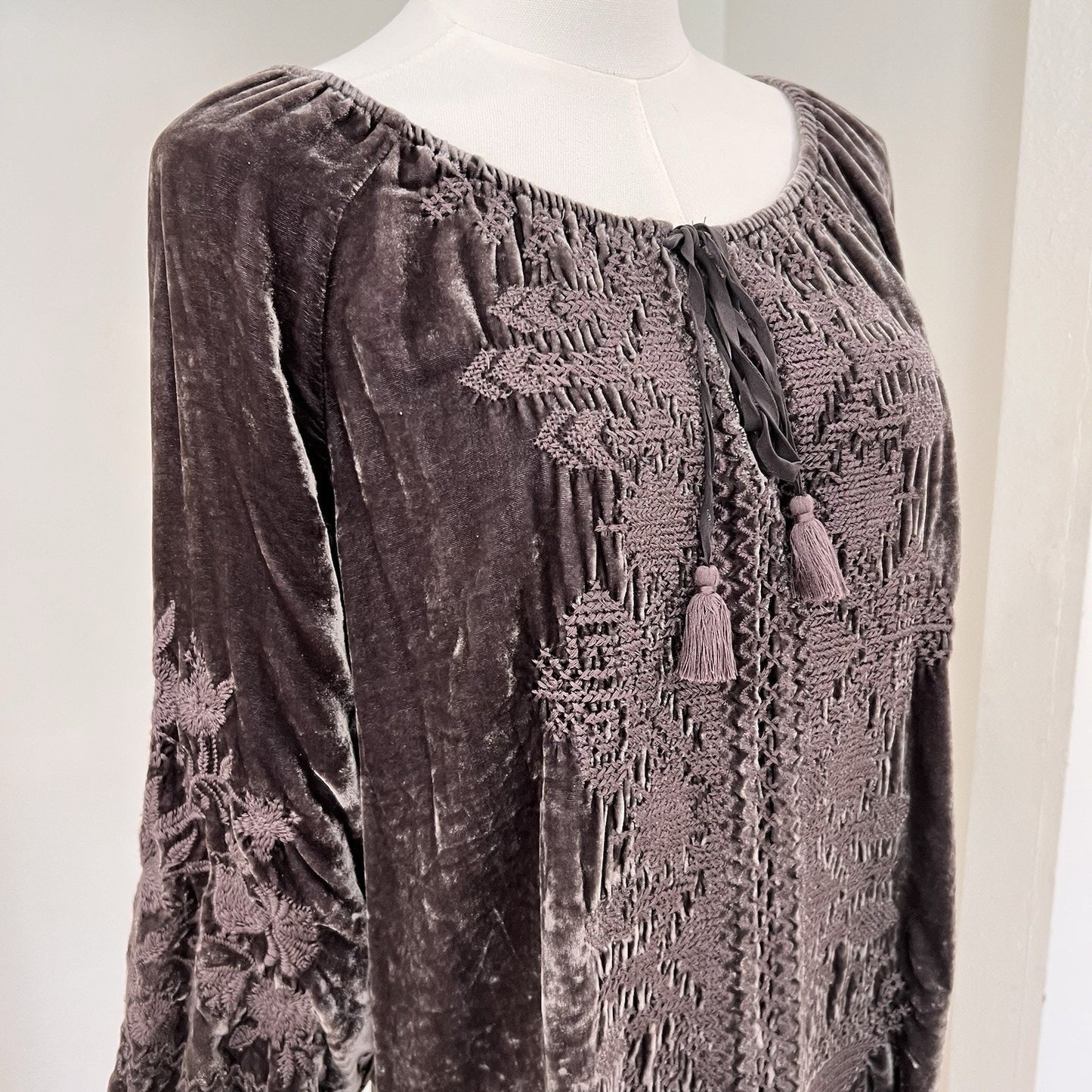 Johnny Was (S) Grey Velvet Peasant Blouse Silk Blend Tunic Top Gray Boho Tassle