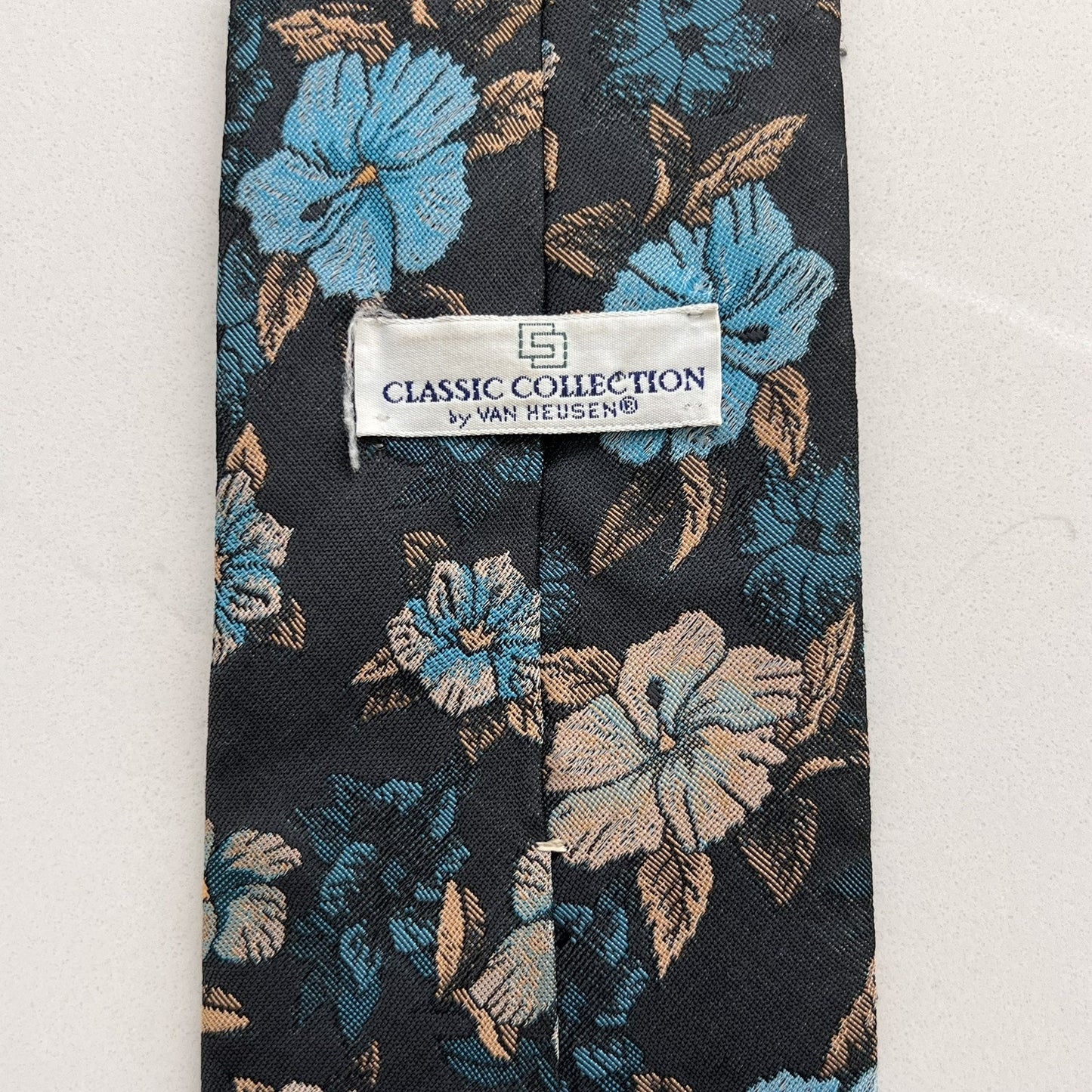 Van Heusen Classic Collection Tie Tropical Muted Blue Floral Made In USA