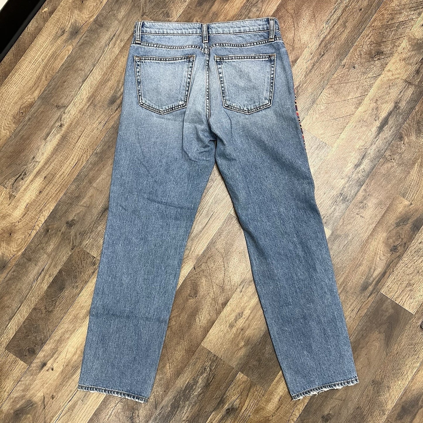 Ramy Brook Sz 26 Rosie Boyfriend Cropped Jean Mid-Rise Distressed Aztec Festival