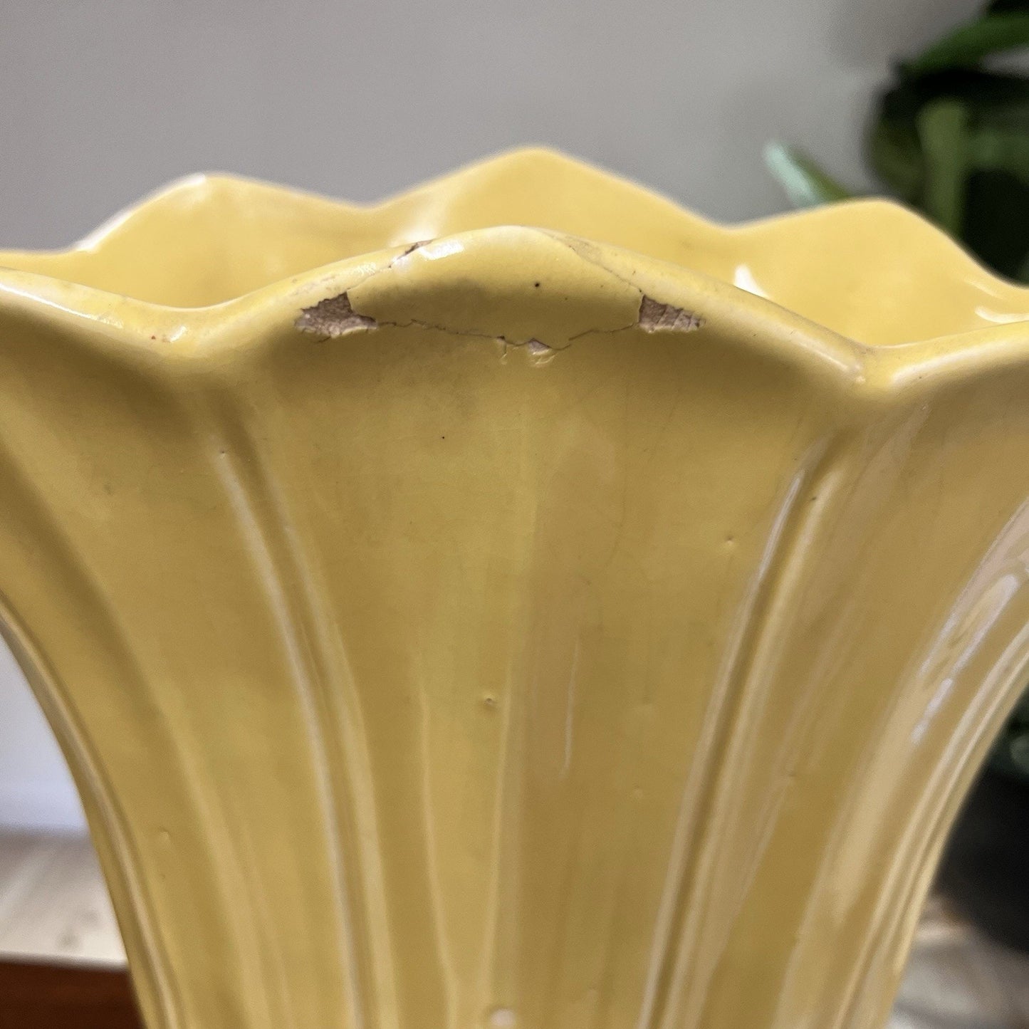 Vintage McCoy Pottery Tall Fan Vase 14.5” 1954 Yellow Art Deco MCM *read