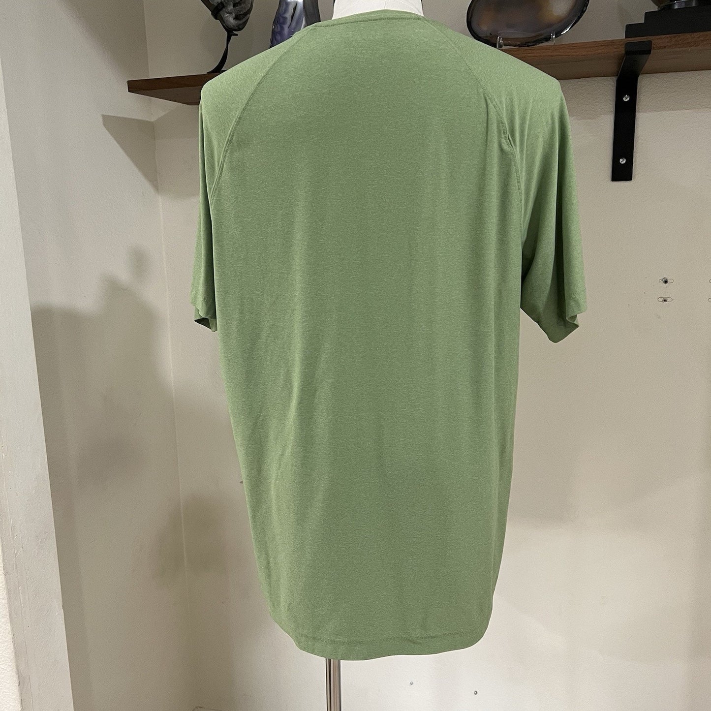 Rhone XL Reign Short Sleeve T-Shirt Mens Slimfit Green Raglan UPF 50+ Anti Odor