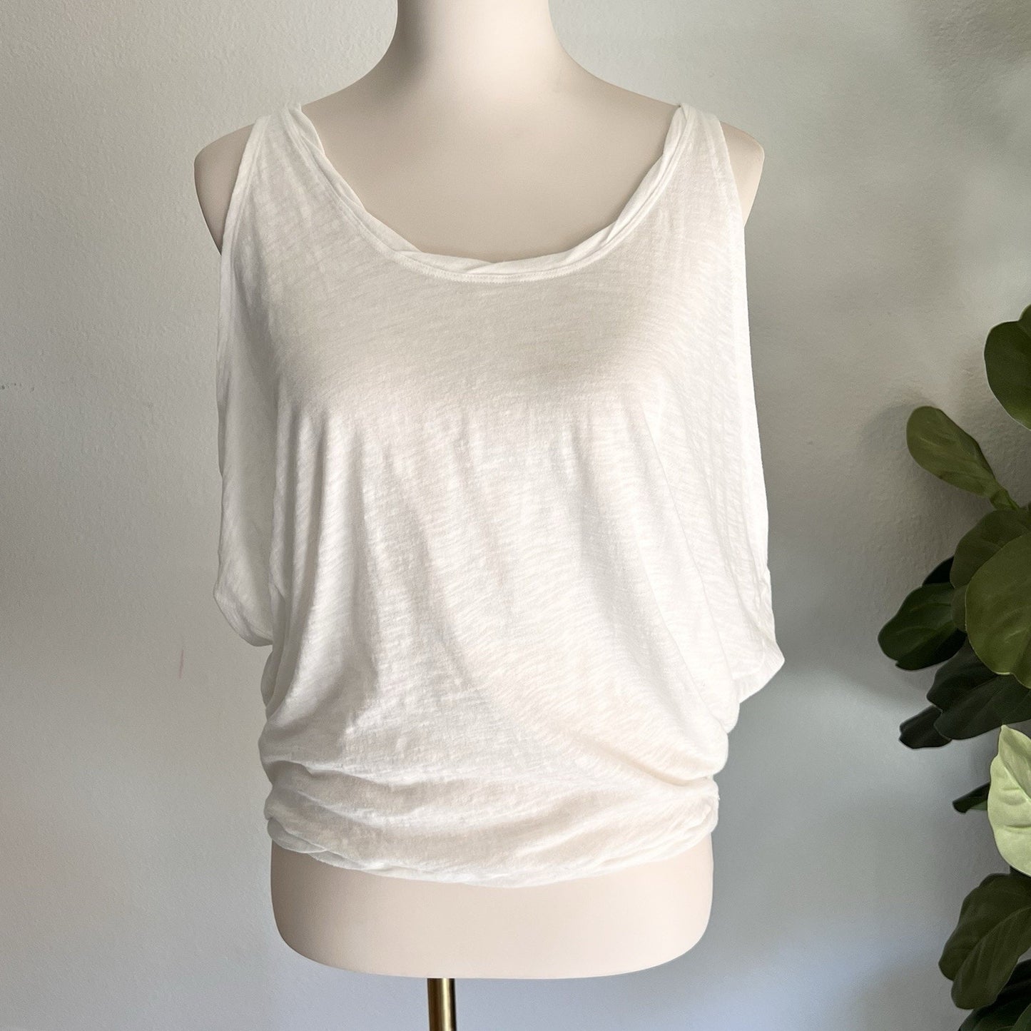 We The Free Tank Top (M) White Sleeveless Flowy Bohemian Oversized Lightweight