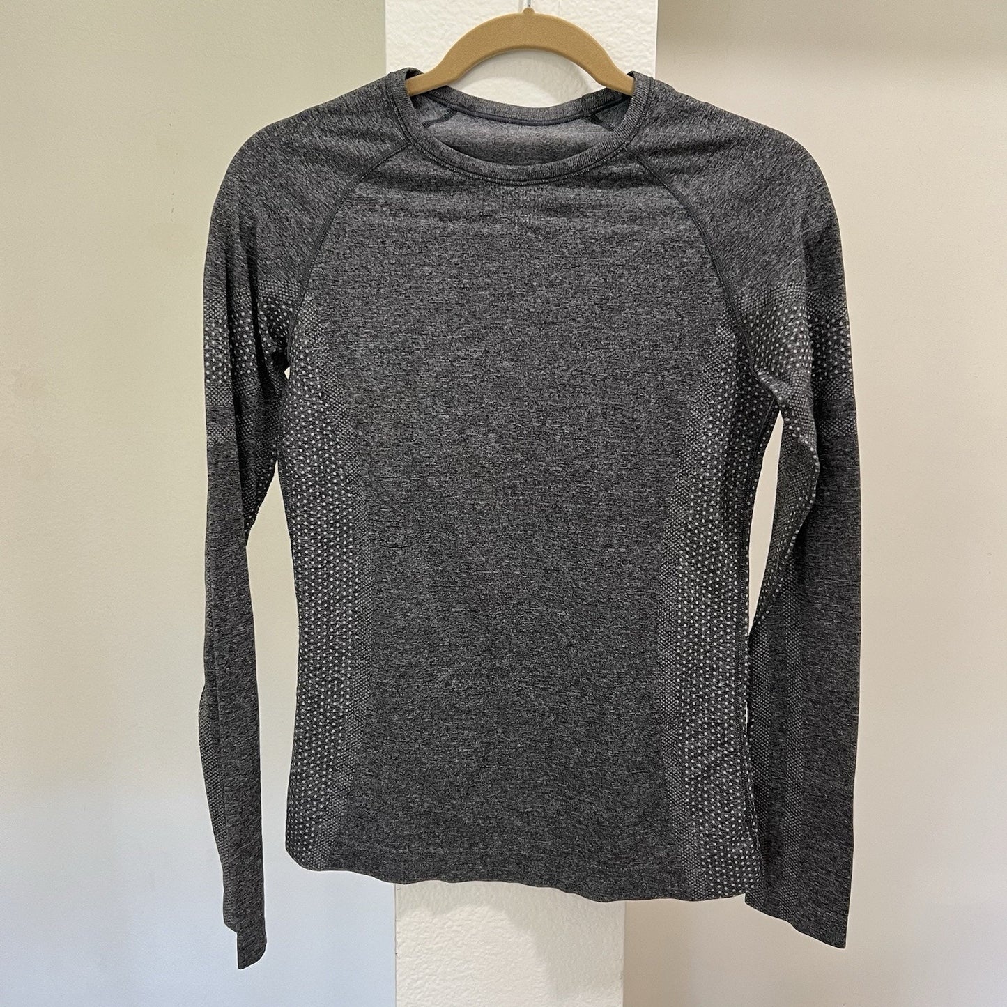 Seamless Long Sleeve Underscrub Shirt Graphite Gray Women Small Thermal Stretch