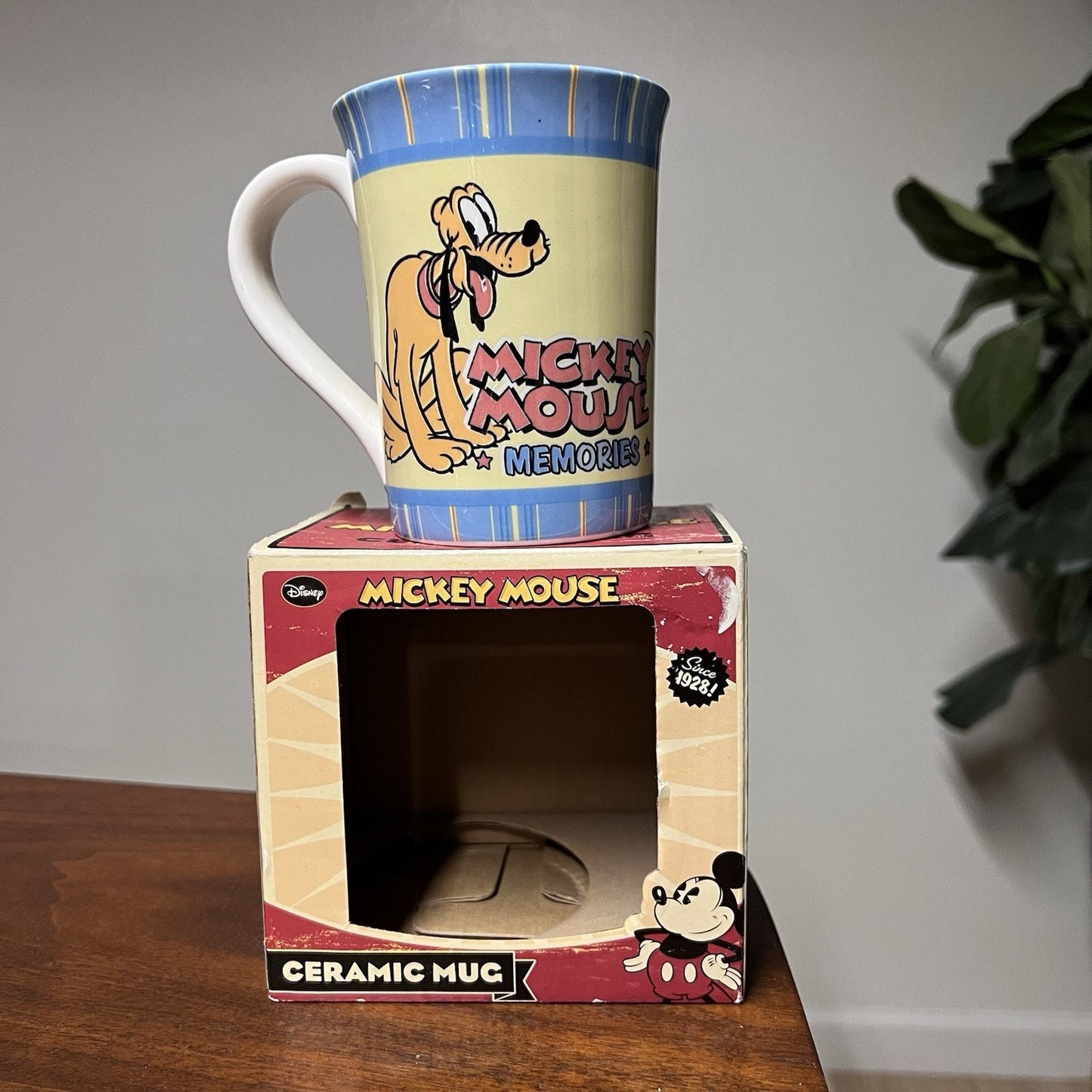 Vintage Disney Mickey Minnie Mouse Pluto Collectible Coffee Mug Cup Kcare Retro