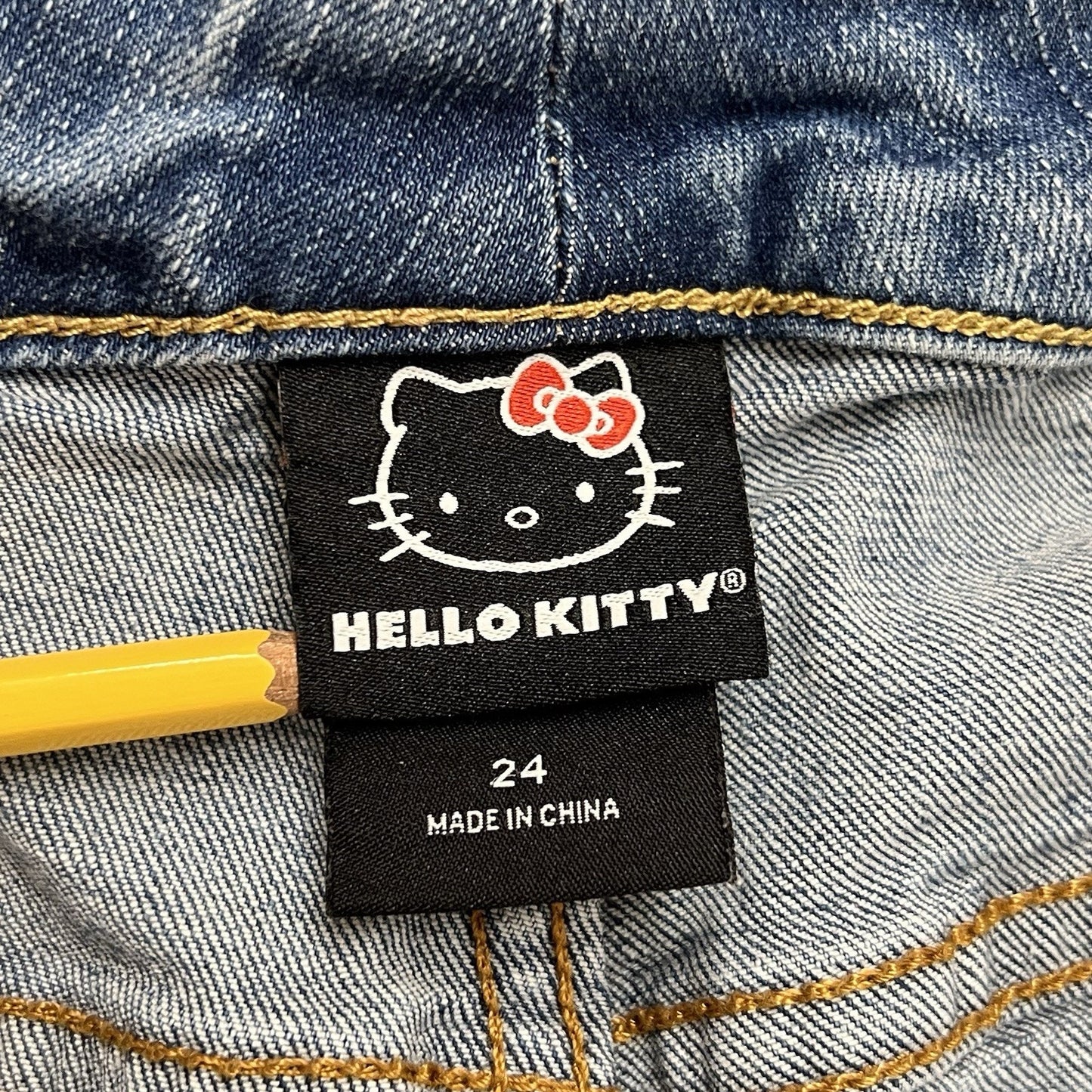 Hello Kitty Torrid Denim Jean Shorts Plus Size 24 Distressed 44” Stretch Patch